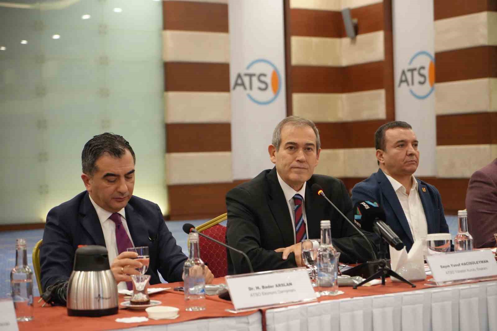 ATSO Başkanı Hacısüleyman: "Antalya’da hem kendimiz hem de misafir ettiğimiz insanların güvenle uyuması gerekiyor"
ATSO Başkanı Hacısüleyman: "Antalya’da hem kendimiz hem de misafir ettiğimiz insanların güvenle uyuması gerekiyor"