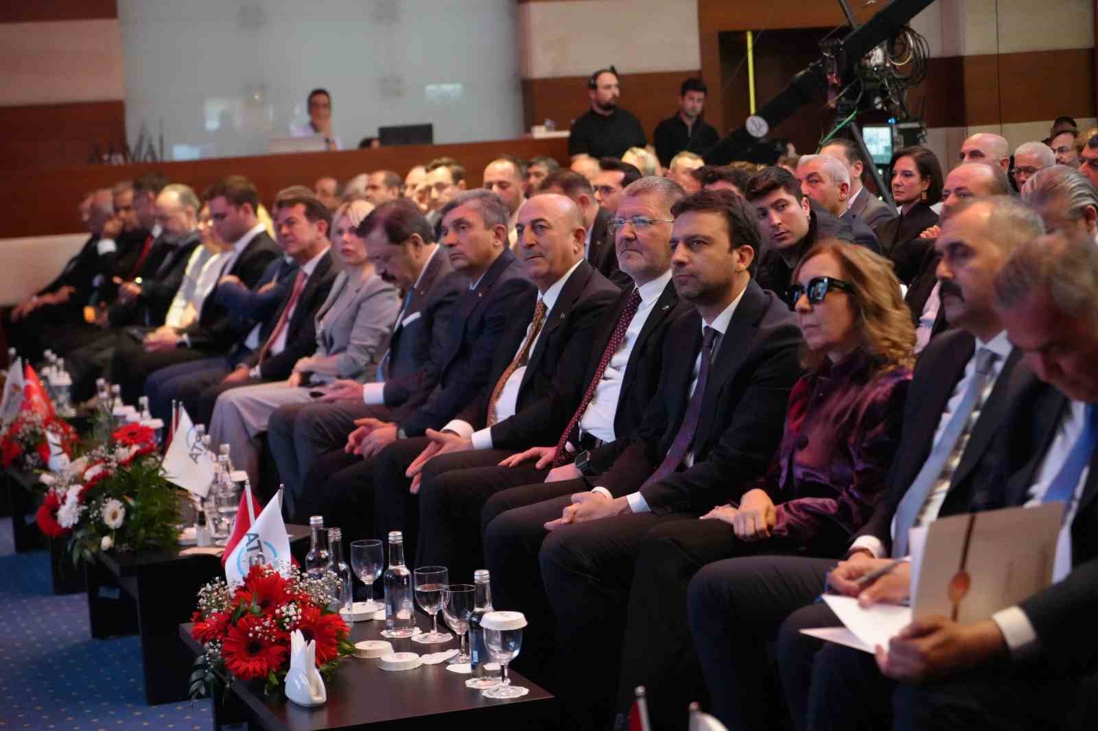 ATSO’nun 144. yılında ekonomi ve Antalya uyarısı: "Deniz trafiğimizi arttırarak, karayolu sıkışıklığımızı bir şekilde azaltalım"
