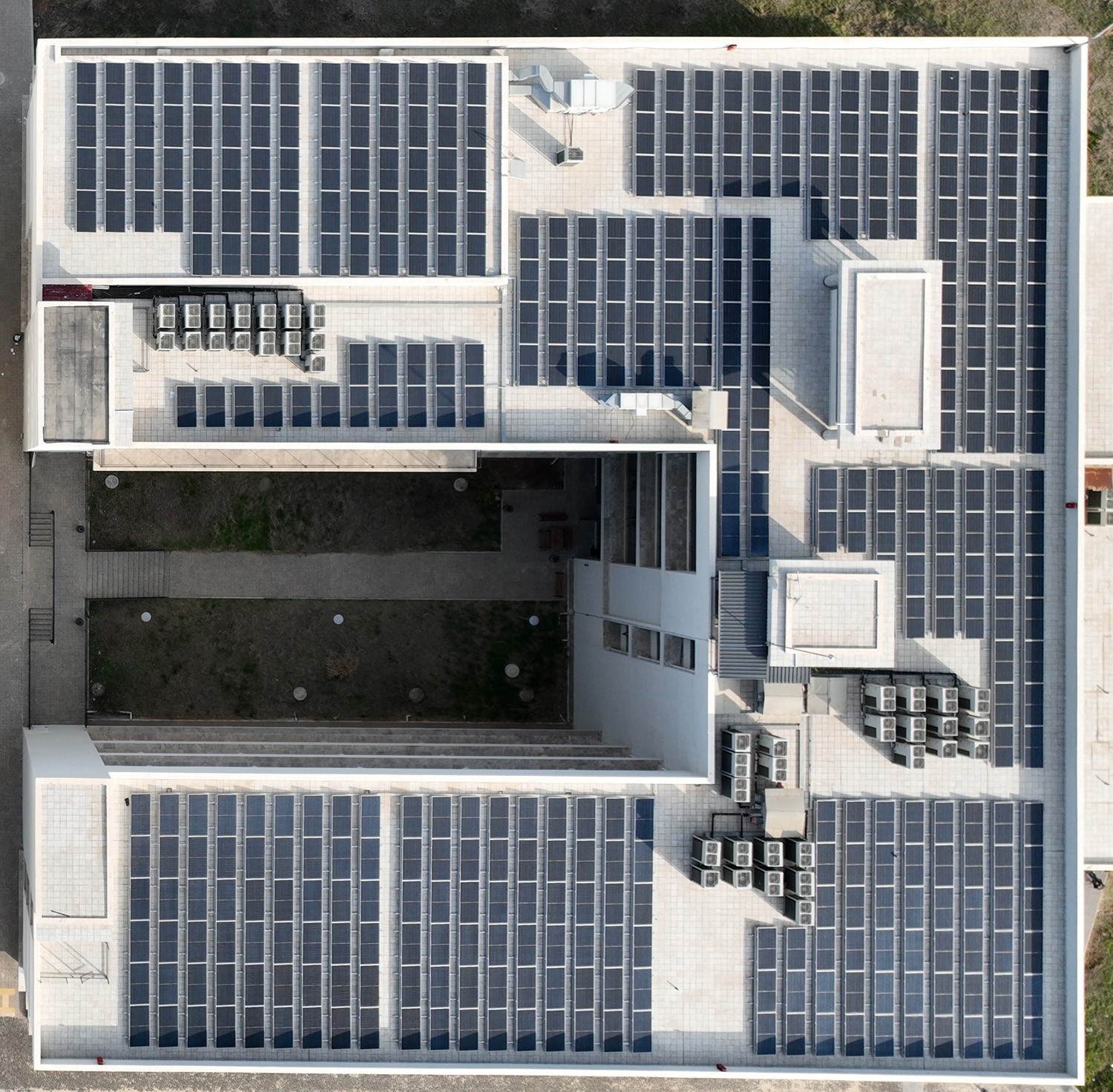 ATÜ güneş enerjisinde yeni bir adım daha attı:  GES için ihale süreci başlatıldı
