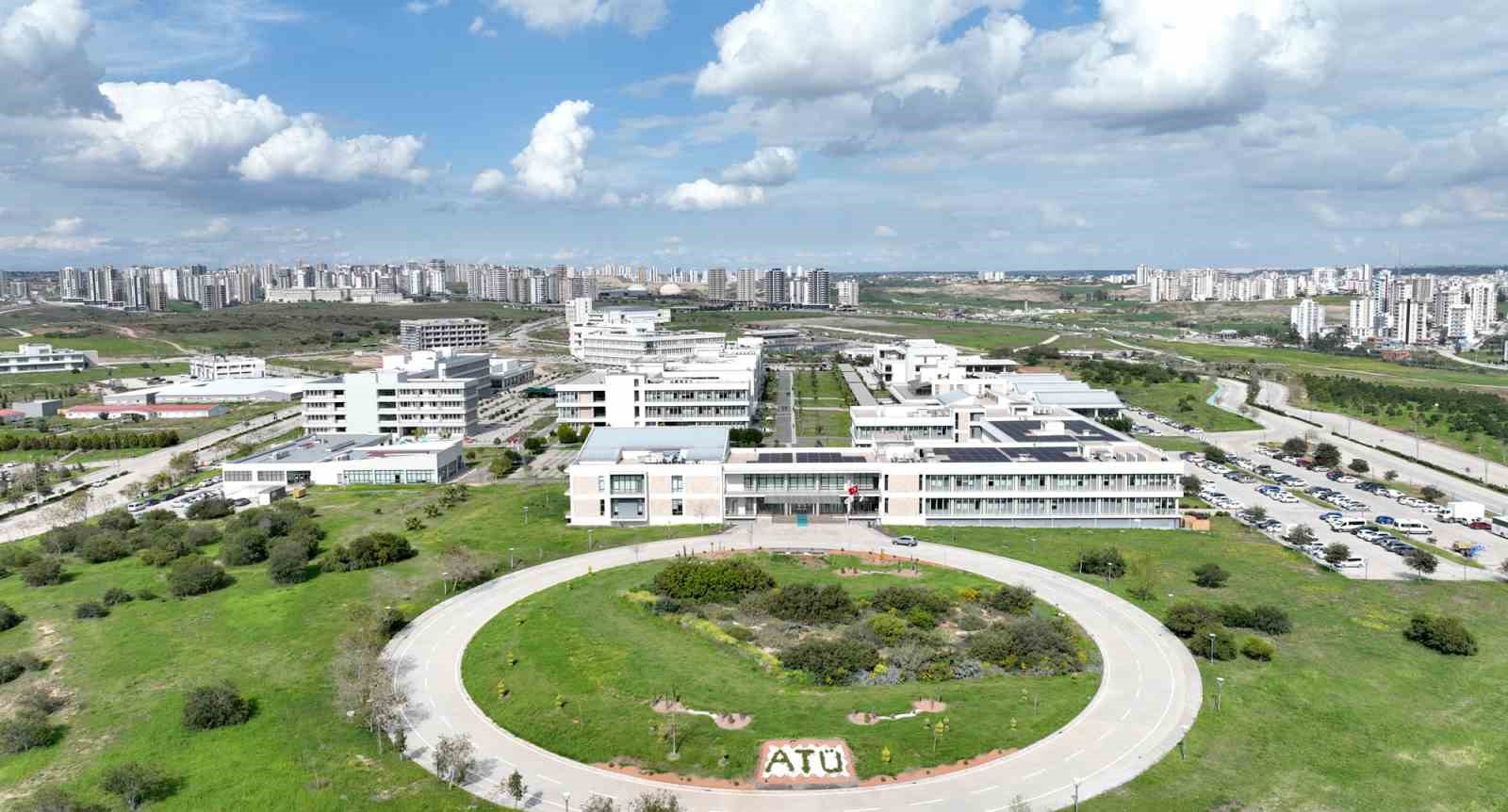 ATÜ Rektörü Sözen: "Ülkemize değer katmaya devam edeceğiz"
ATÜ Rektörü Sözen: "Ülkemize değer katmaya devam edeceğiz"