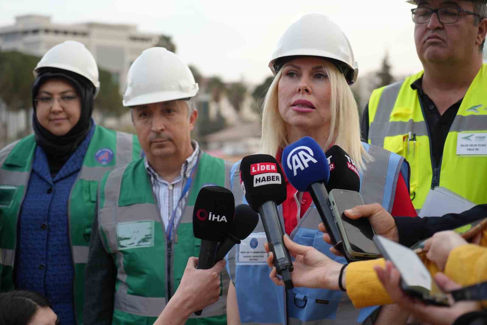 AÜ Rektörü Prof. Dr. Özkan’dan Antalya’ya susuzluk uyarısı: "Şehre rehberlik yapacak yegane kurum üniversitedir"
