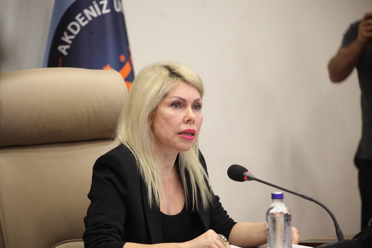 AÜ Rektörü Prof. Dr. Özkan’dan Antalya’ya susuzluk uyarısı: "Şehre rehberlik yapacak yegane kurum üniversitedir"
