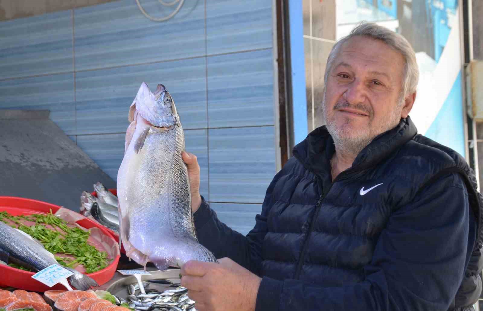 Av sezonu bitse de tezgahlar balıksız kalmıyor
