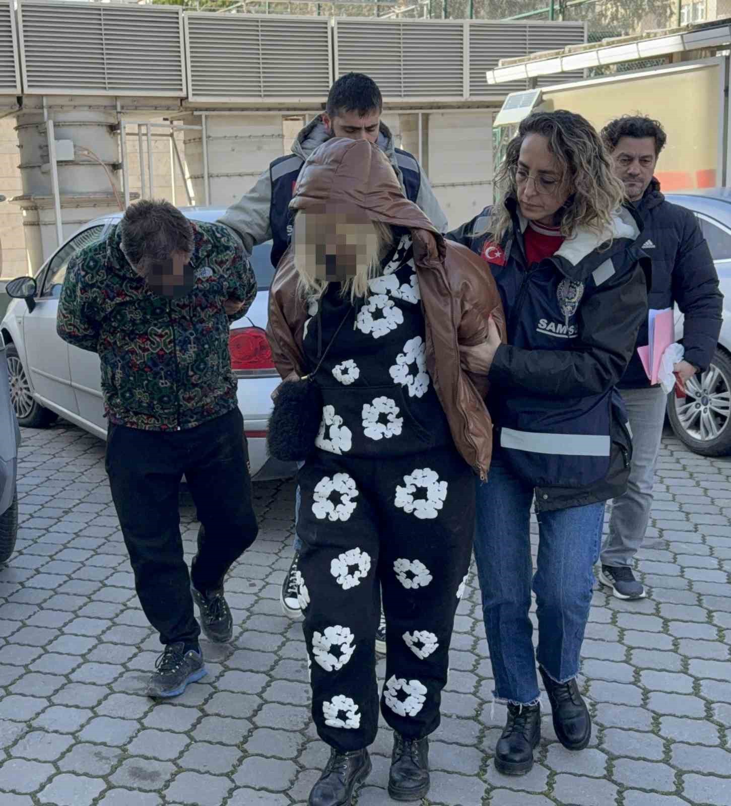 AVM’de kuyumculardan hırsızlık yapan 2 kişi adliyeye sevk edildi
