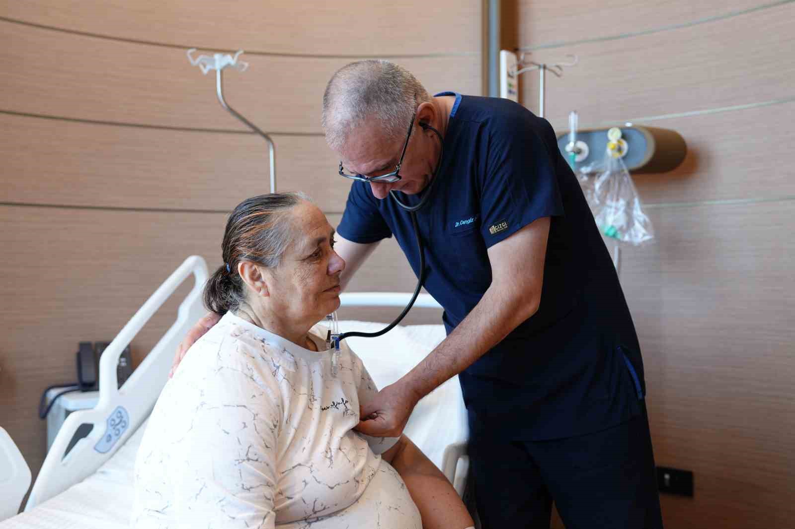 Avrupa’da çare yok denildi, İstanbul’da kalbi durdurulmadan iyileşti
Avrupa’da çare yok denildi, İstanbul’da kalbi durdurulmadan iyileşti