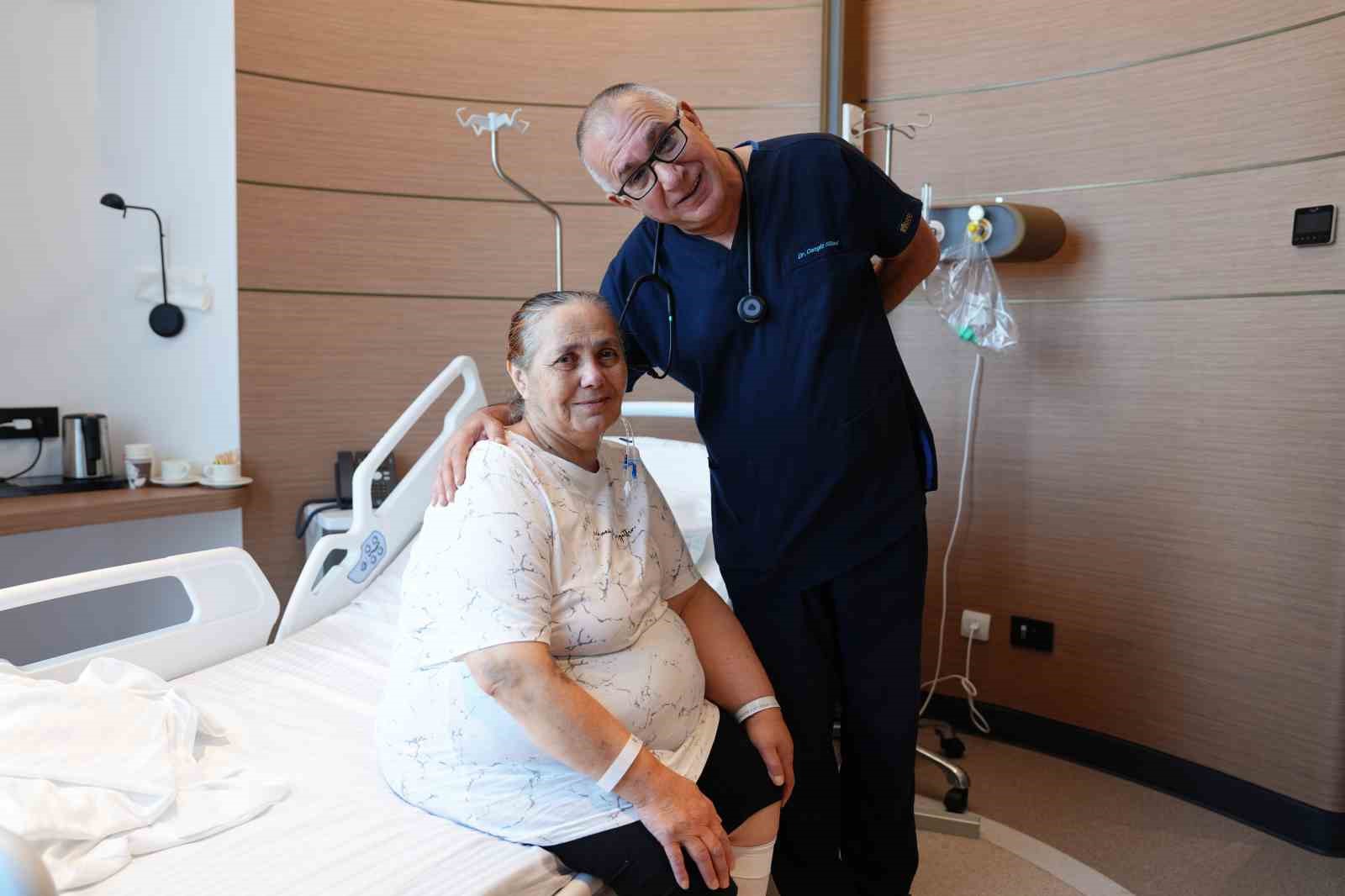 Avrupa’da çare yok denildi, İstanbul’da kalbi durdurulmadan iyileşti
Avrupa’da çare yok denildi, İstanbul’da kalbi durdurulmadan iyileşti