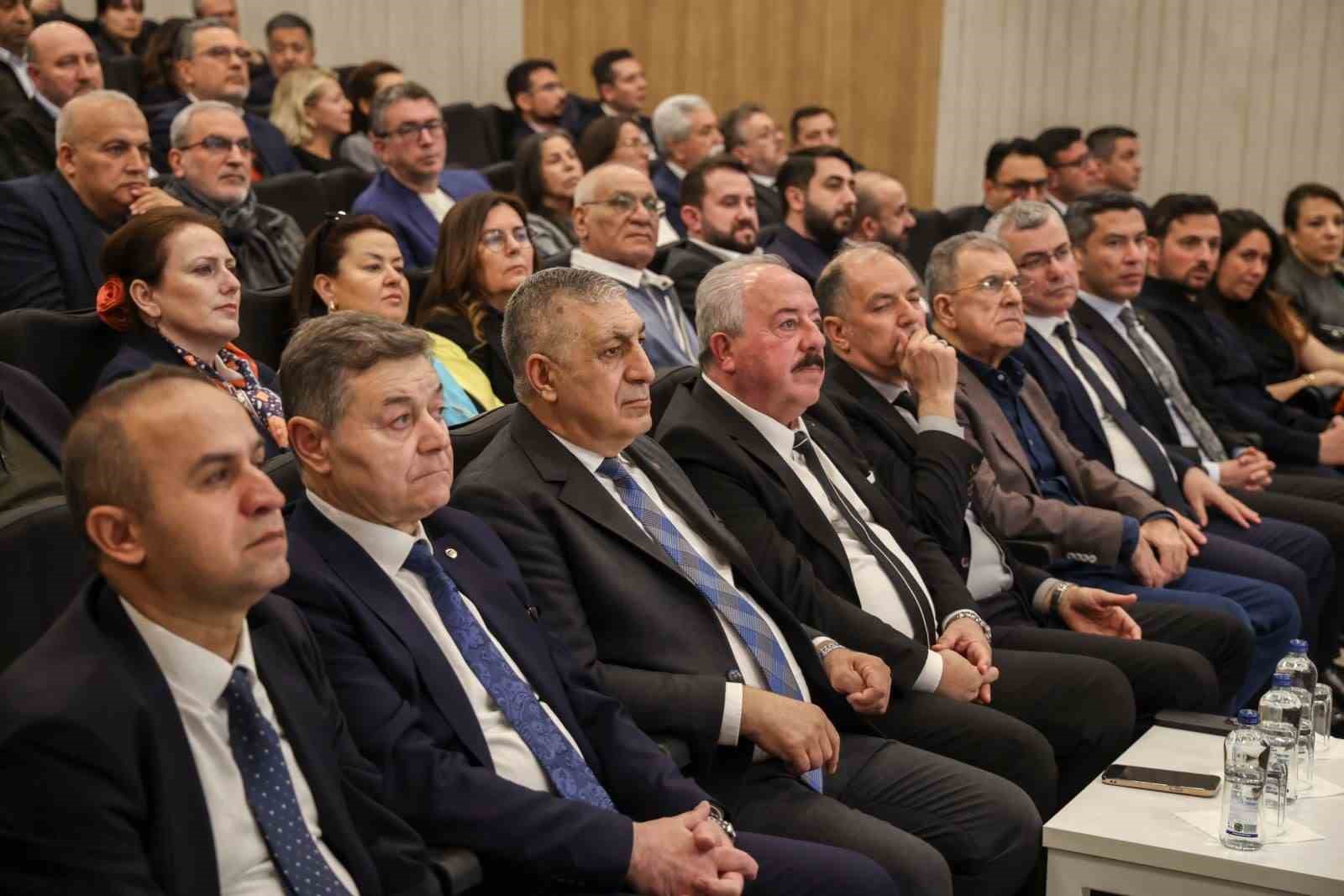 Avrupa’nın en büyük sera kümelenmelerinden biri Dikili’de yükseliyor
