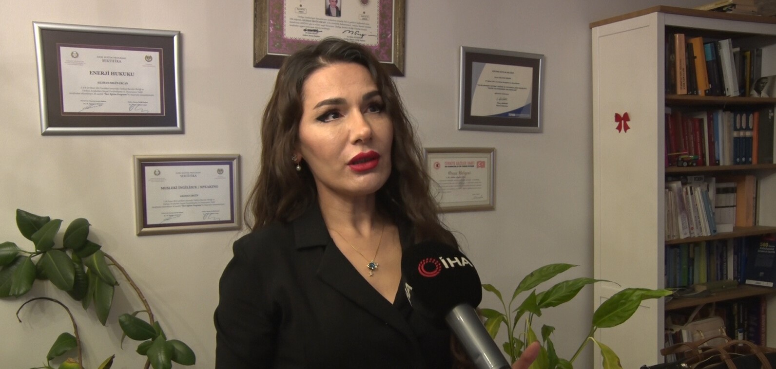 Avukat Aslıhan Ergün Ercan: "Şiddetin; konumla, yoksullukla, fakirlikle, zenginlikle, statüyle alakası yok"
