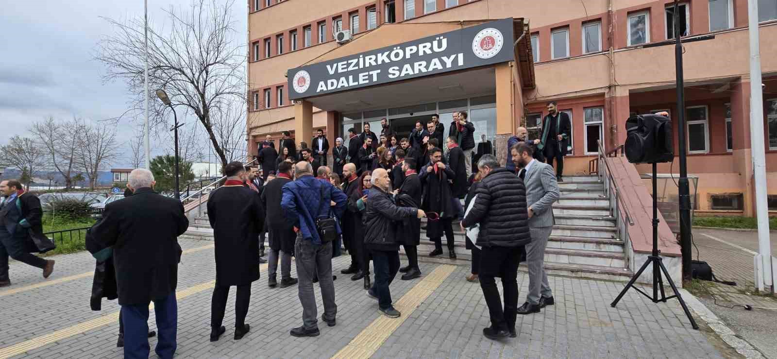 Avukata saldırıya tepki
