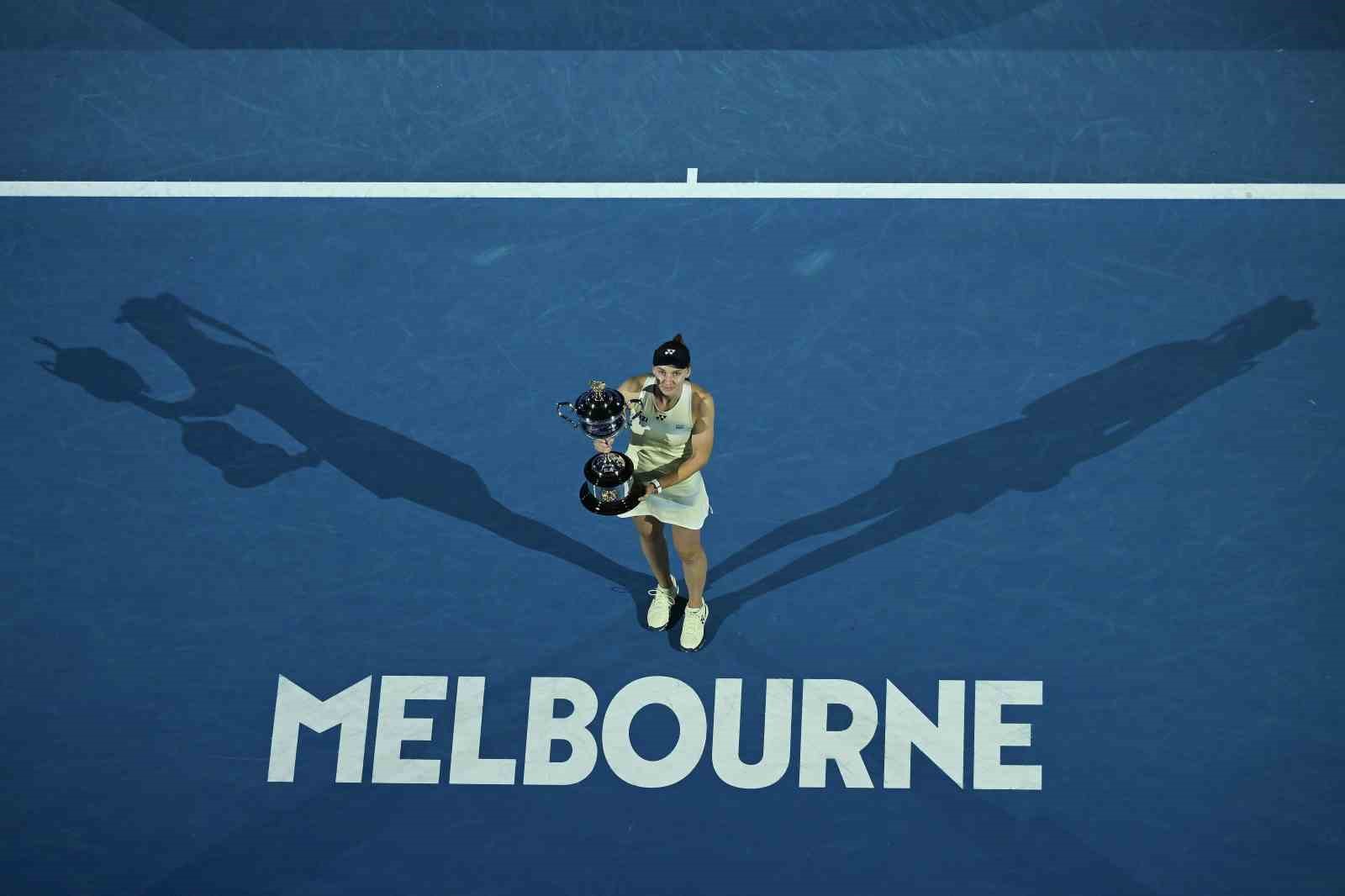 Avustralya Açık tek kadınlarda şampiyon Elena Rybakina
