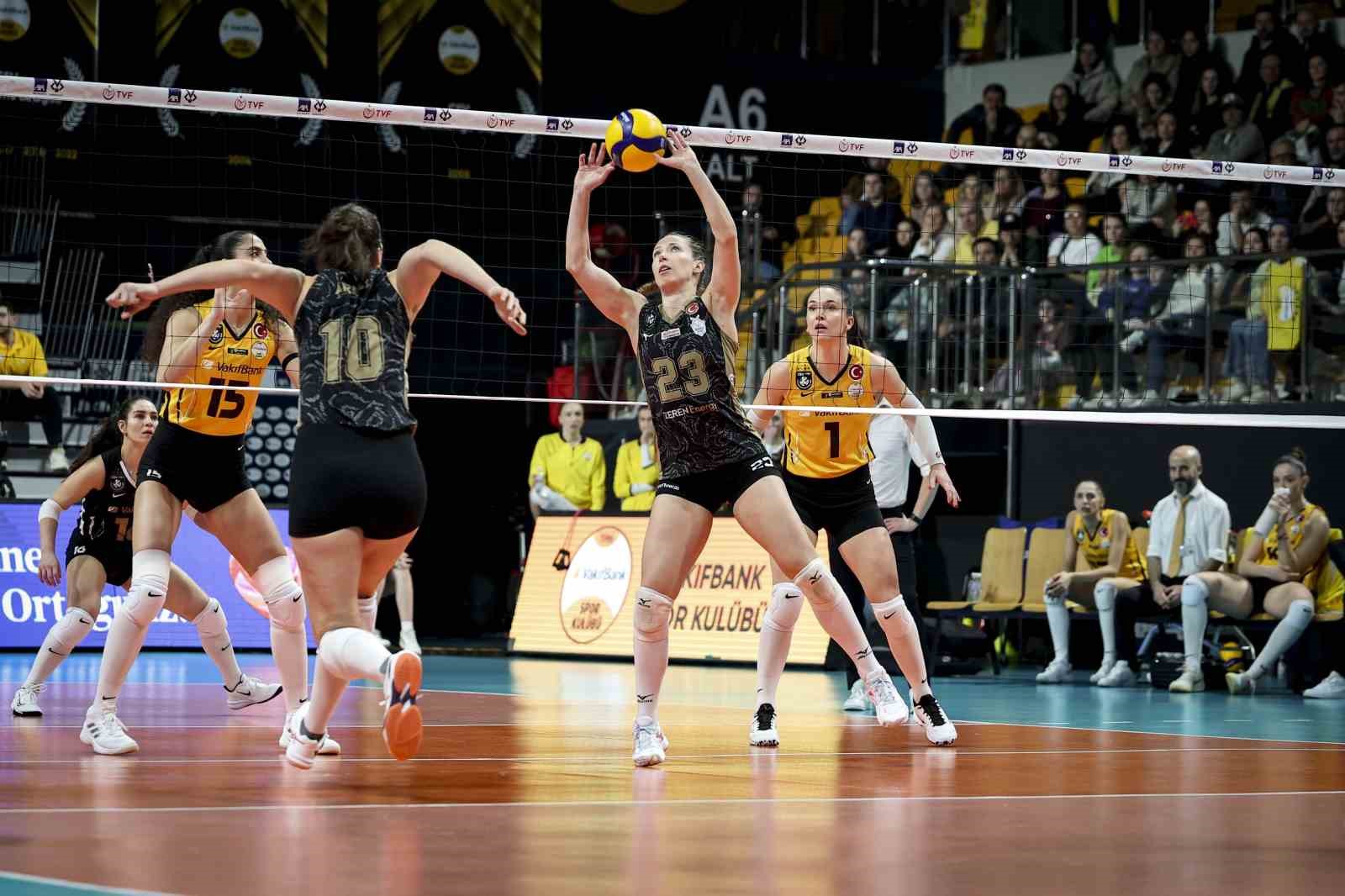 AXA Sigorta Kupa Voley: V. Bank: 3 - Zeren Spor: 1
