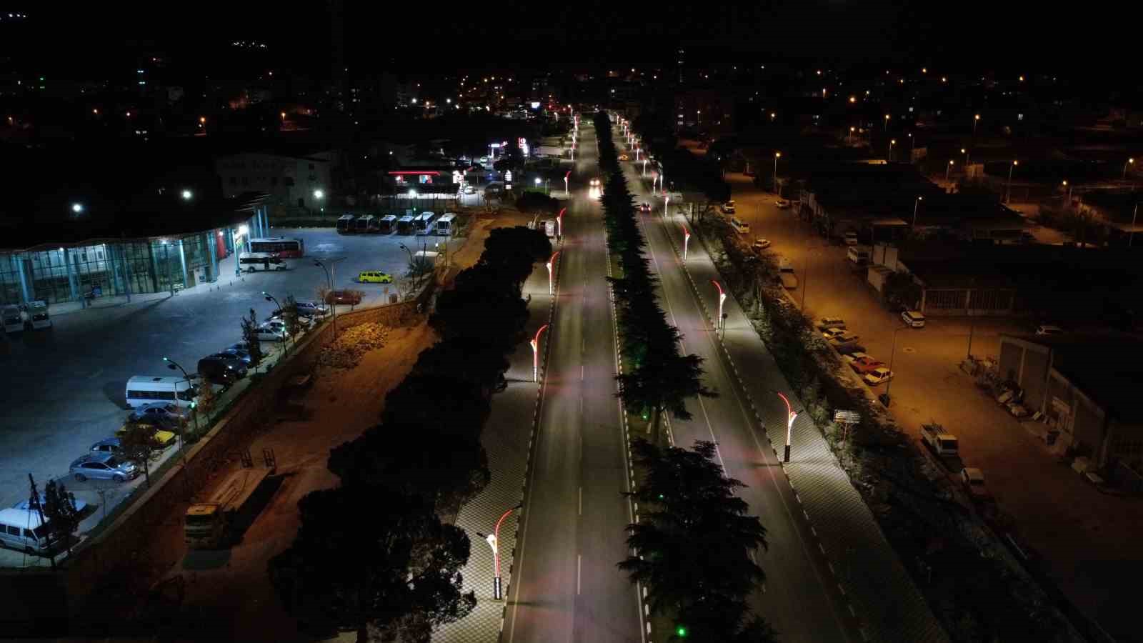 Ay-yıldızlı ışıklar Demirci’yi aydınlattı
