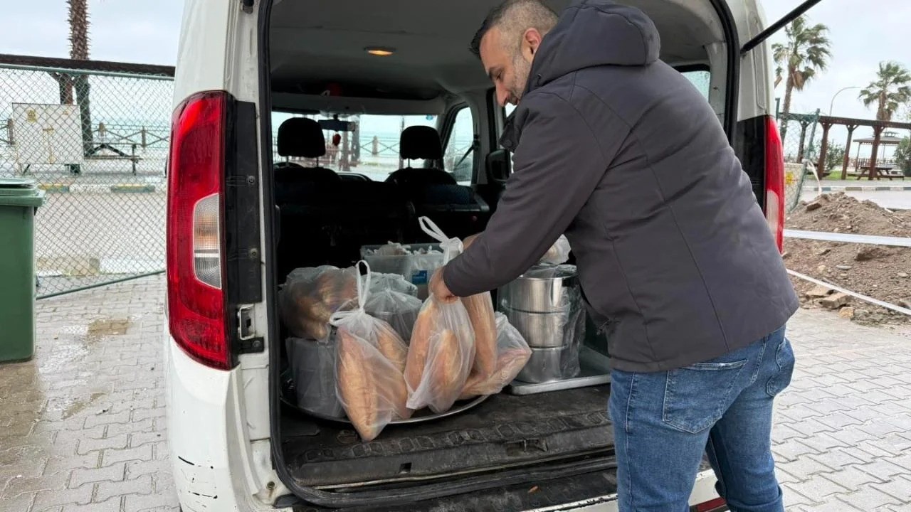 Ayancık’ta ihtiyaç sahiplerine sıcak yemek desteği
