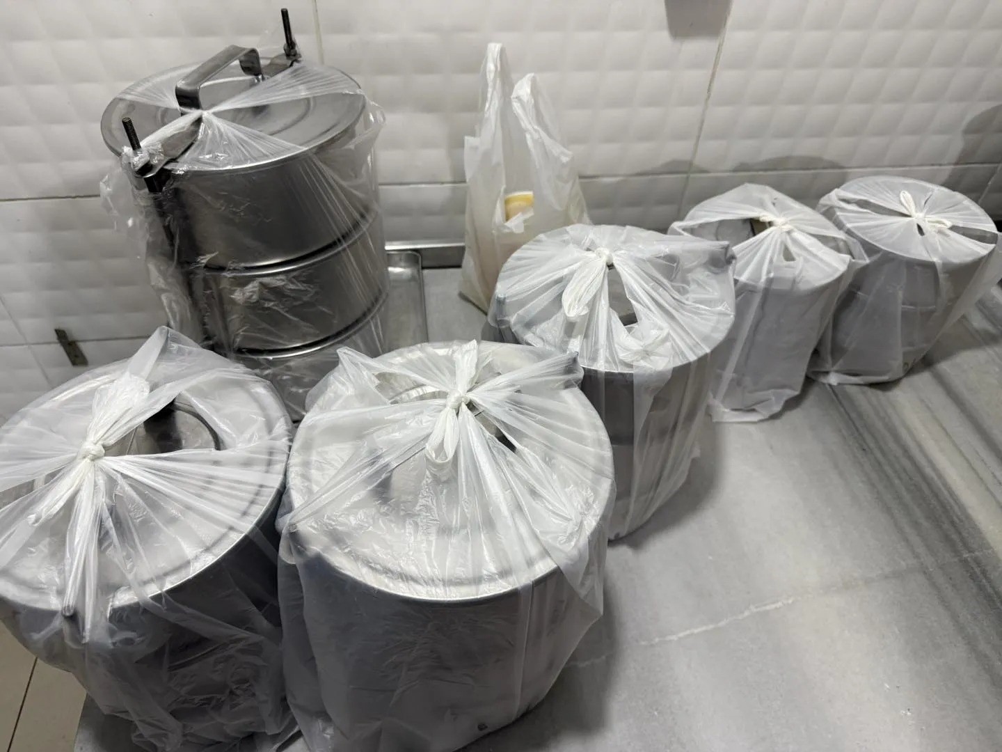 Ayancık’ta ihtiyaç sahiplerine sıcak yemek desteği
