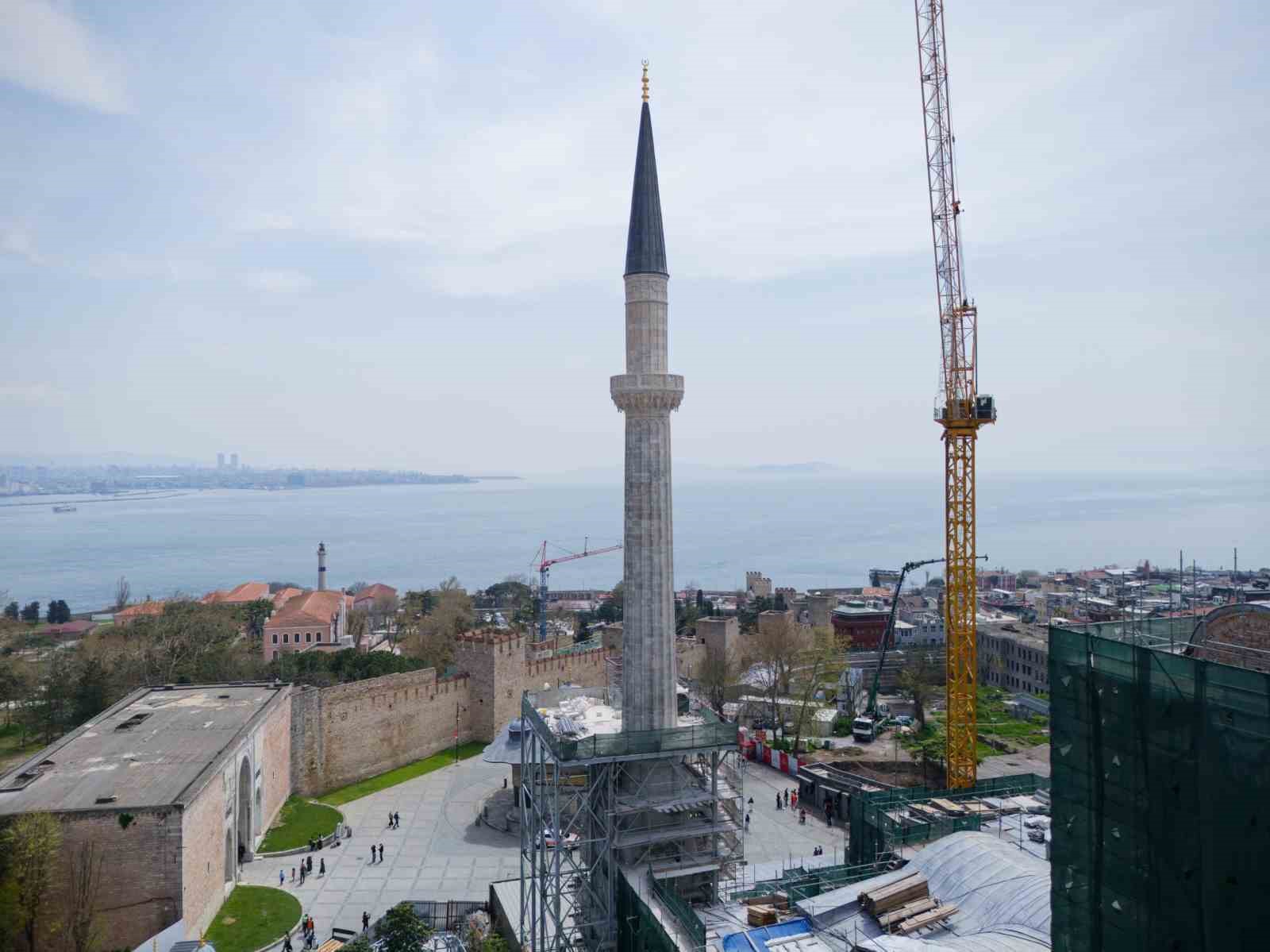 Ayasofya’nın kuzeydoğu minaresinde restorasyon tamamlandı
