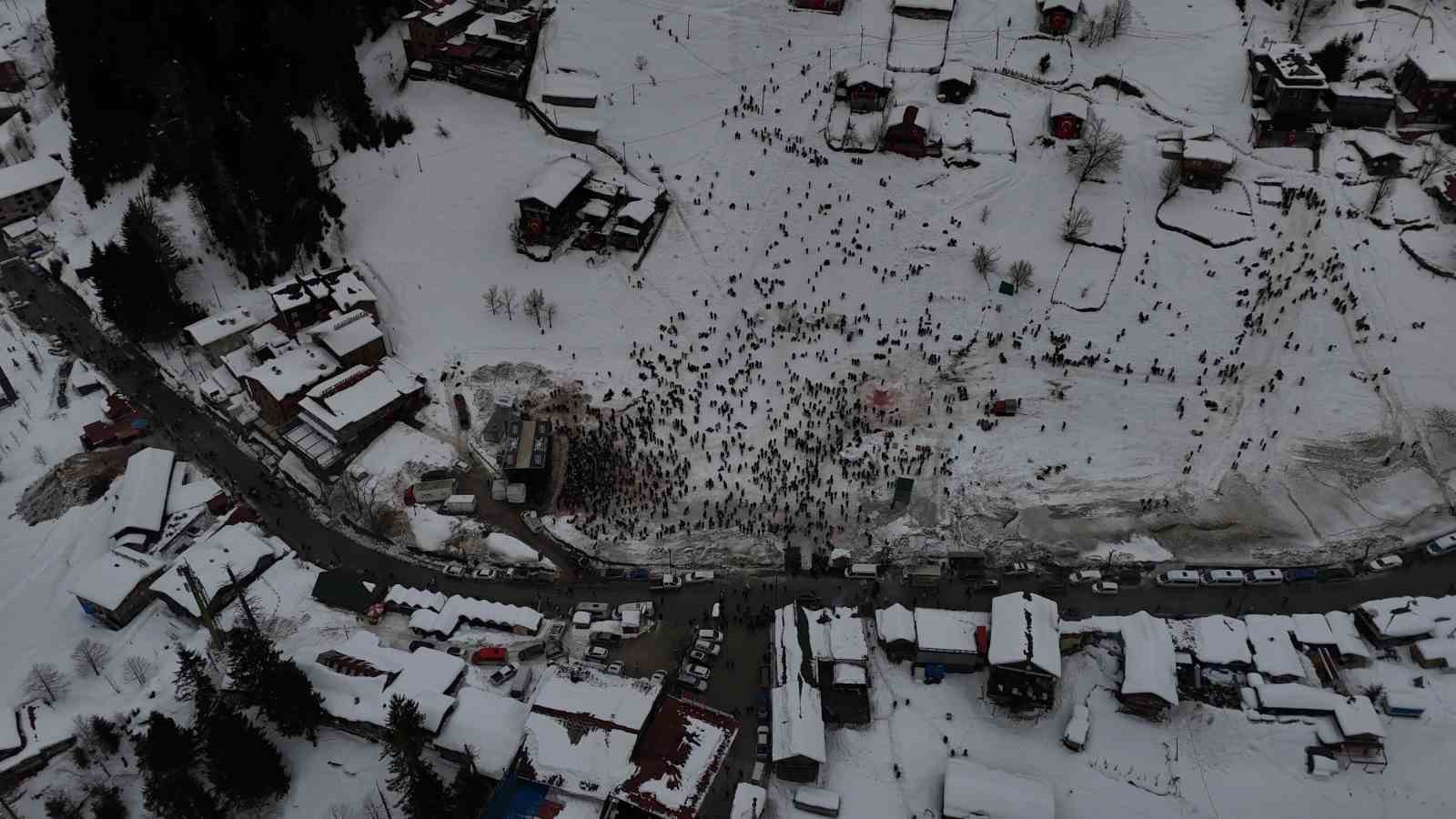 Ayder Yaylası’nda Kardan Adam Kış Festivali coşkusu

