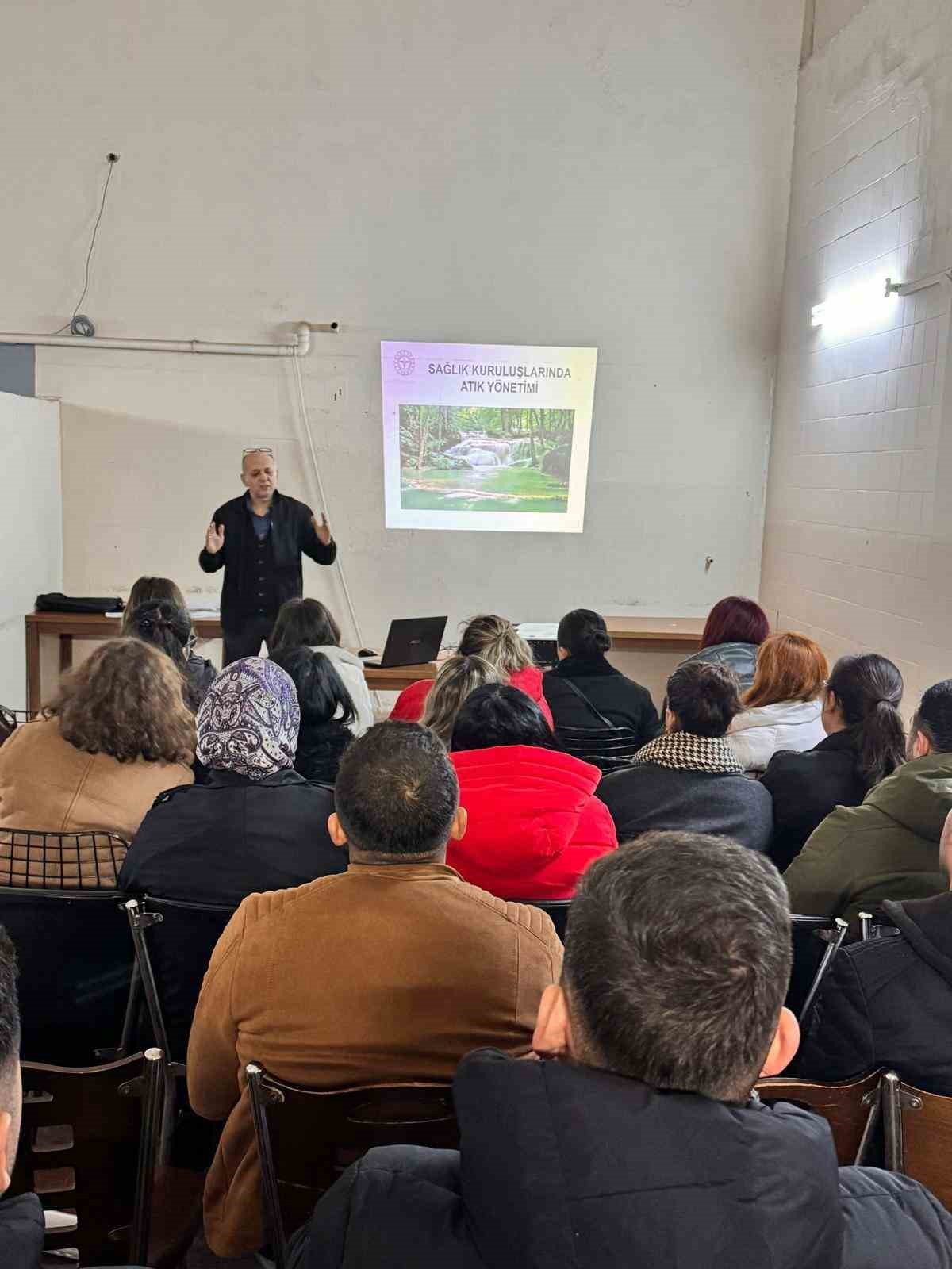 Aydın Atatürk Devlet Hastanesi’nde yeni personele oryantasyon eğitimi
