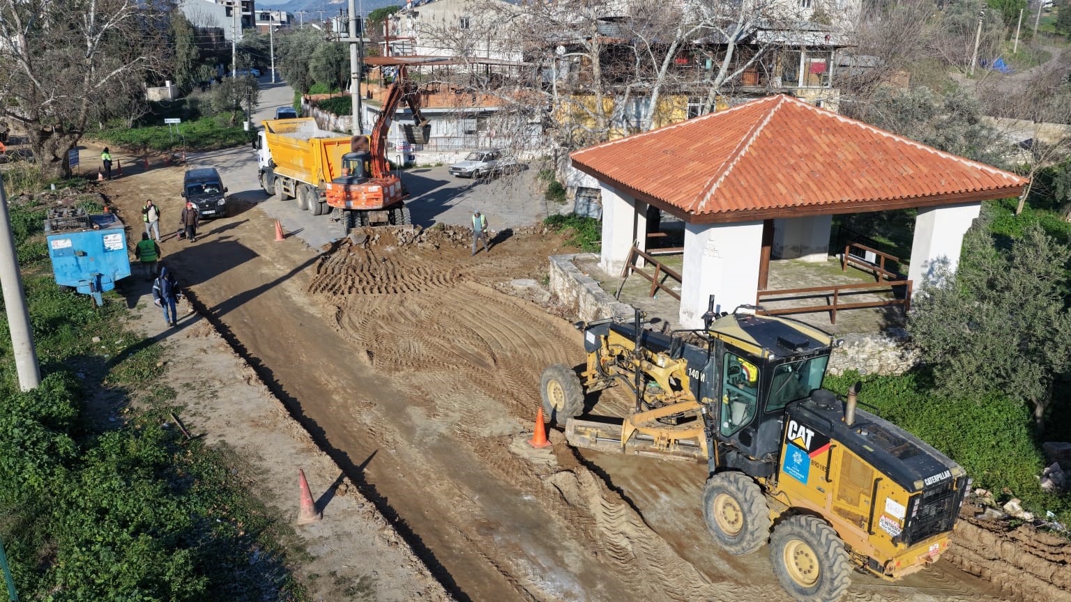 Aydın Büyükşehir Belediyesi Efeler’in yollarını yeniliyor
