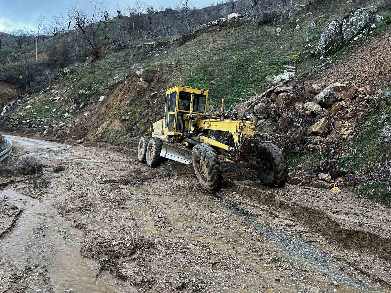 Aydın Büyükşehir Belediyesi ekipleri zamanla yarışıyor

