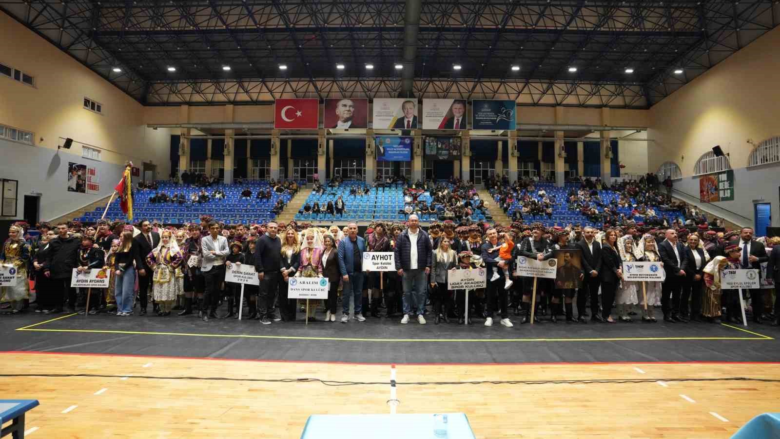 Aydın Büyükşehir Belediyesi Halk Oyunları ekibinden birincilik
