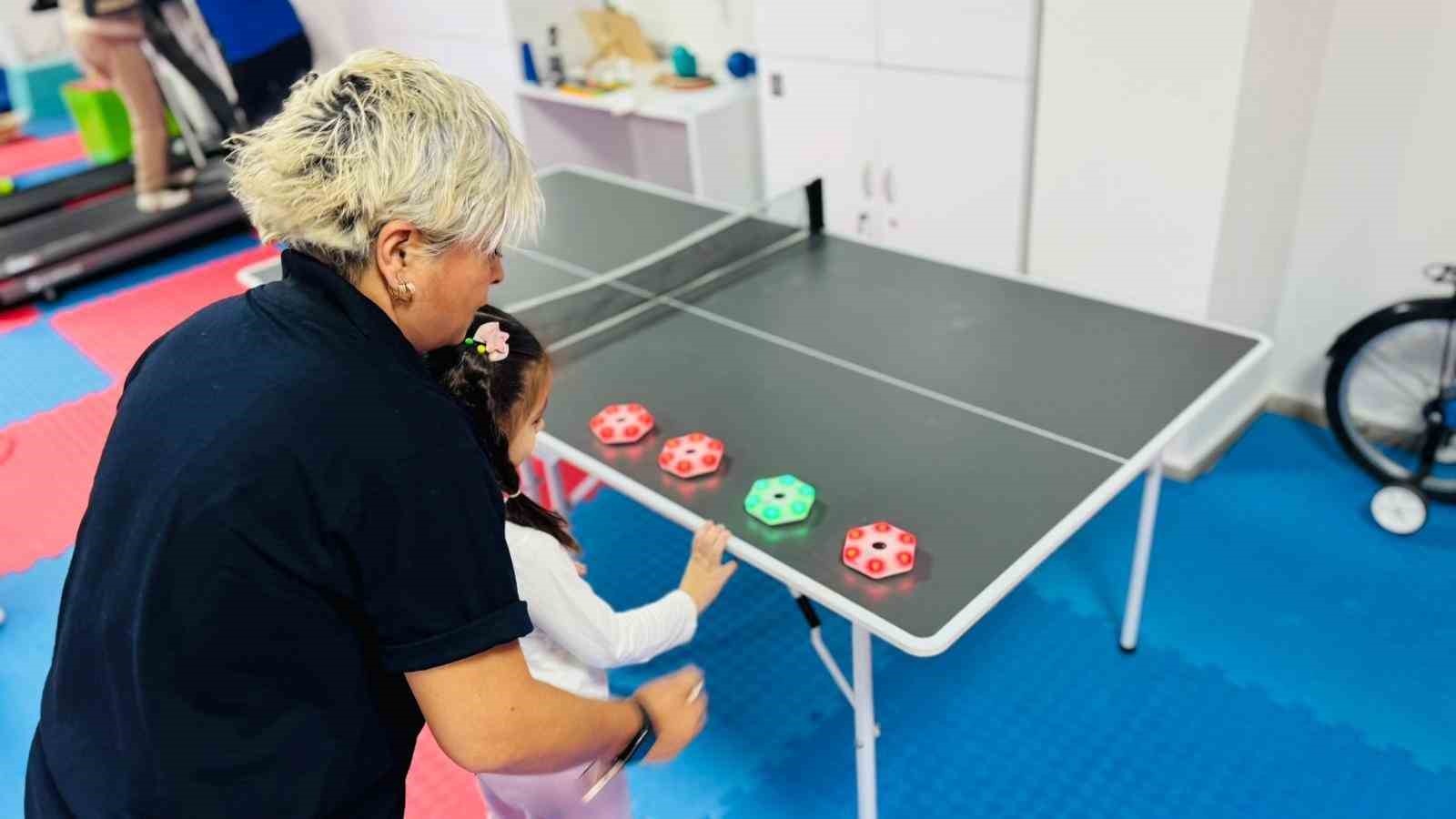 Aydın Büyükşehir Belediyesi, Otizm Destek Merkezleri özel eğitim öğrencilerinin yanında
