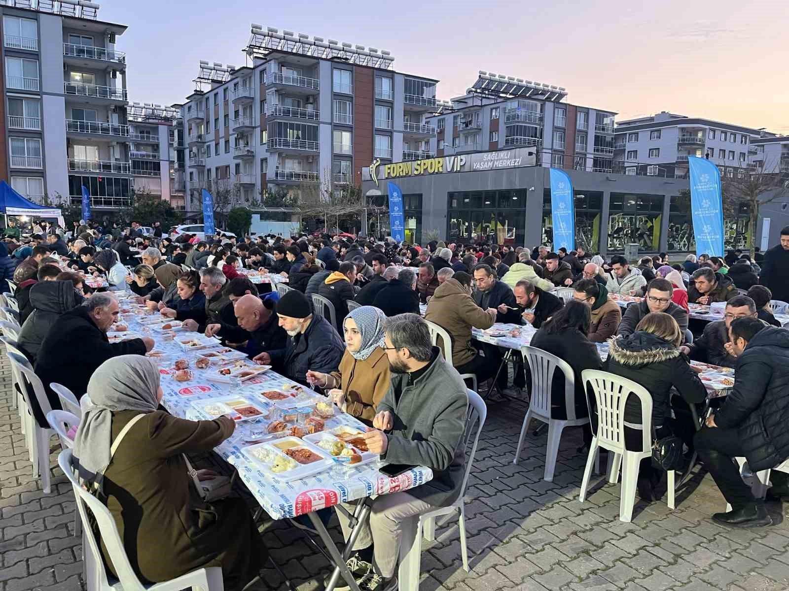 Aydın Büyükşehir Belediyesi Ramazan’ın bereketini kentin dört bir yanına taşımayı sürdürüyor
