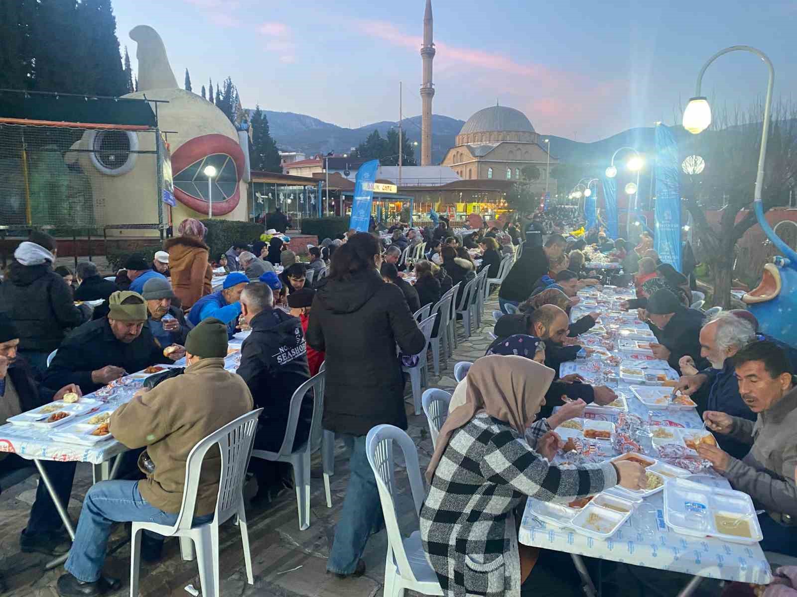 Aydın Büyükşehir Belediyesi Ramazan’ın bereketini kentin dört bir yanına taşıyor

