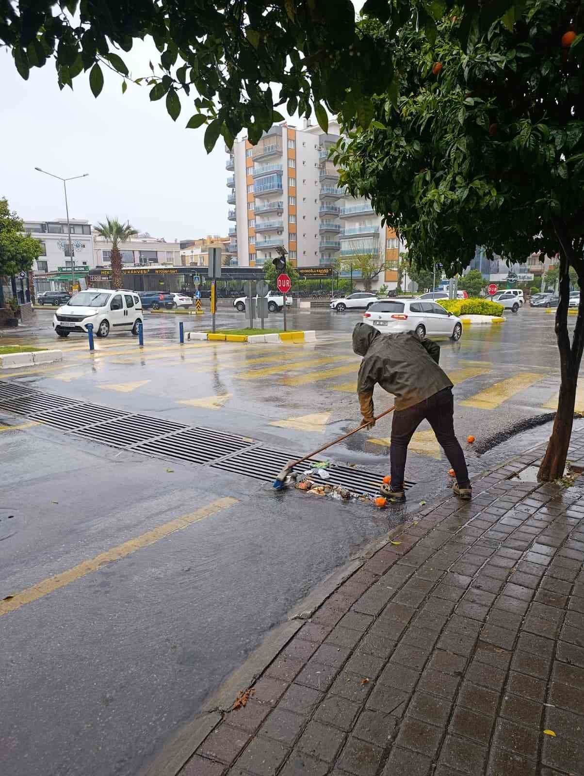 Aydın Büyükşehir Belediyesi ve ASKİ ekipleri yapışa karşı teyakkuzda
