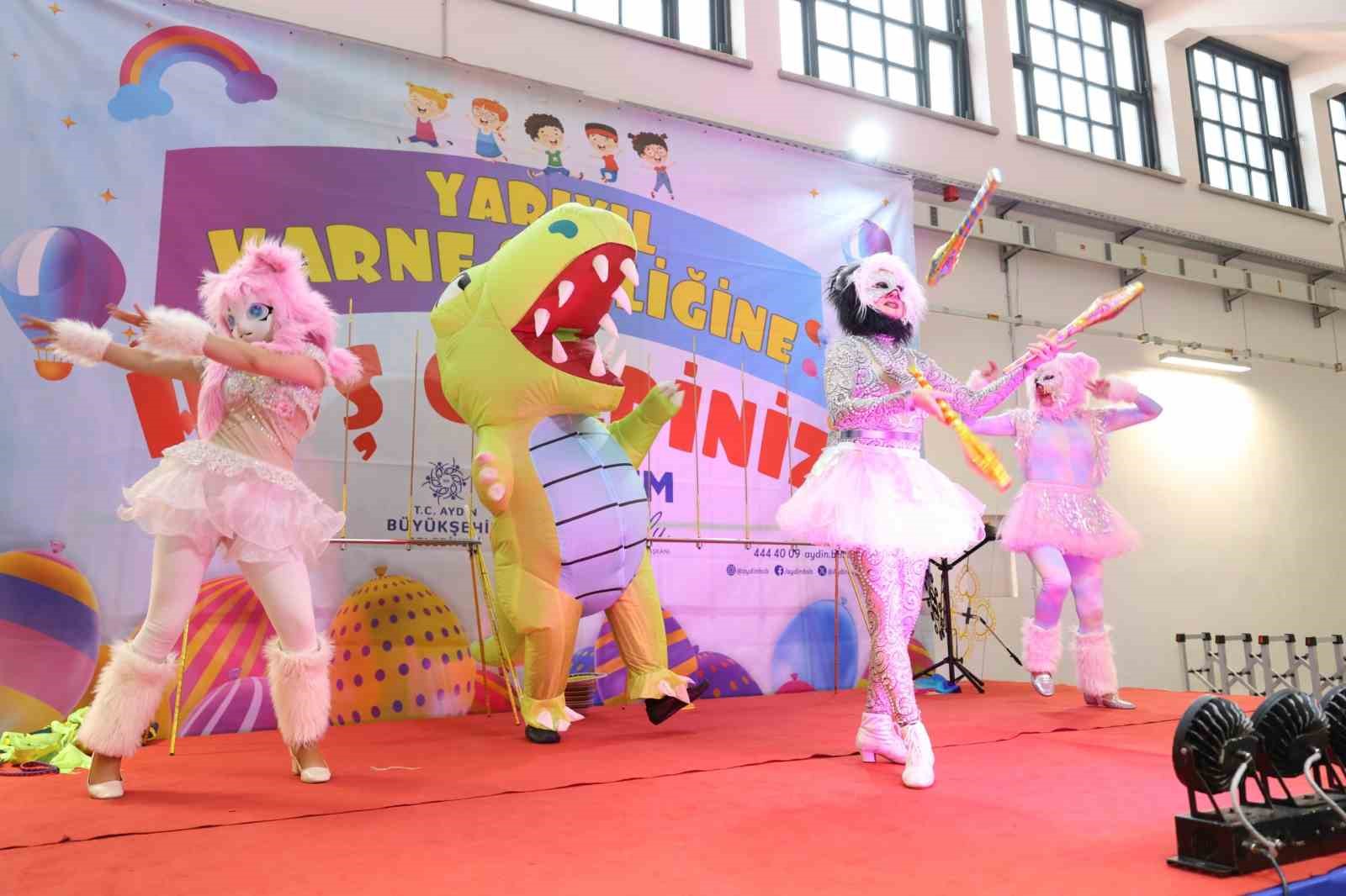 Aydın Büyükşehir Belediyesi’nden Efeler’de yarıyıl karne şenliği
