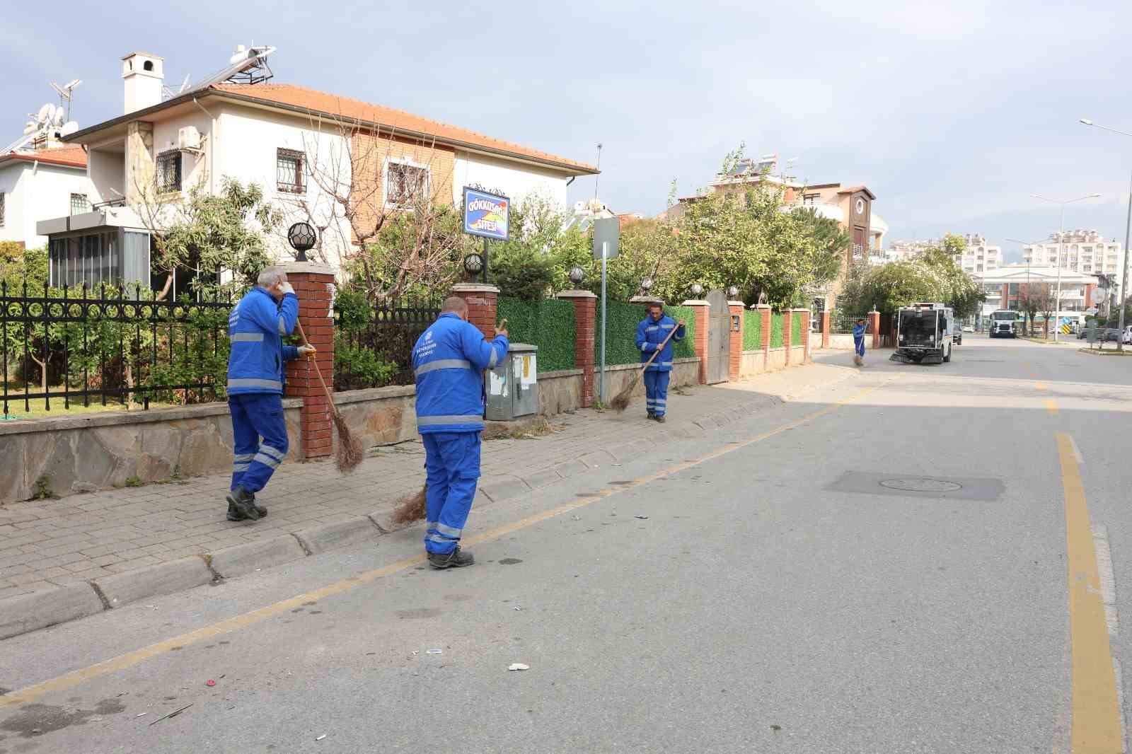 Aydın Büyükşehir Belediyesi’nin kent genelindeki çalışmaları sürüyor
