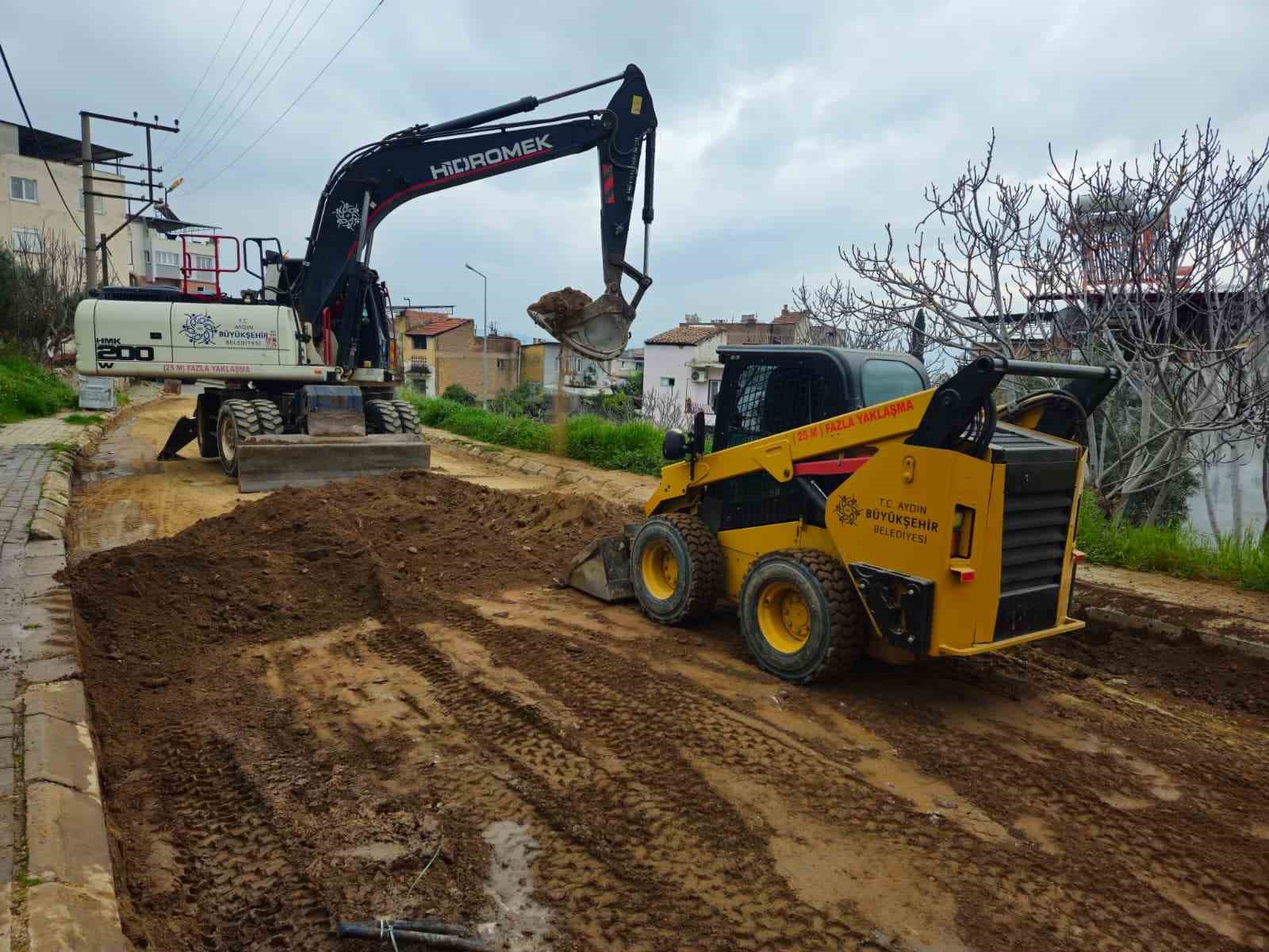 Aydın Büyükşehir, yol çalışmalarına devam ediyor
