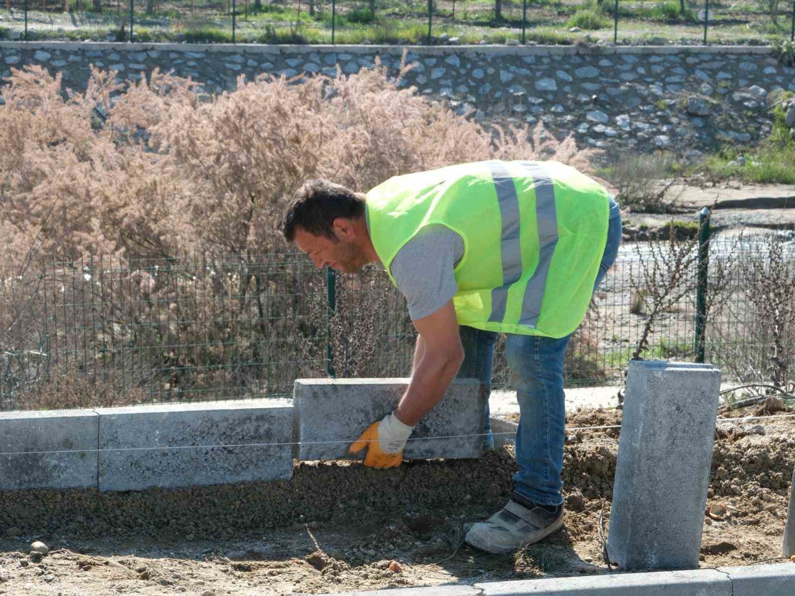 Aydın Büyükşehir’den Buharkent’te yol yapım çalışması
