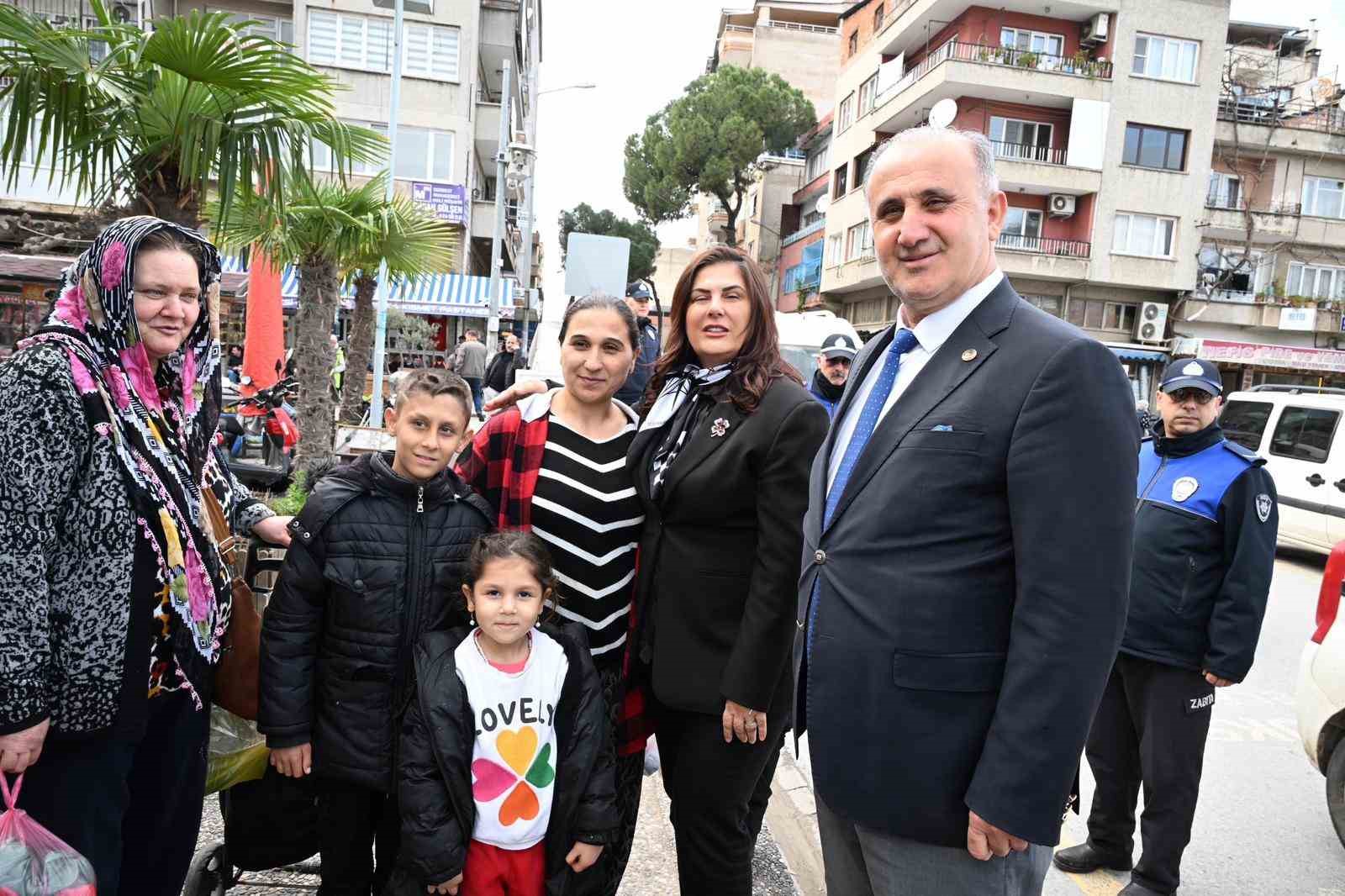 Aydın Büyükşehir’den İncirliova’ya 1 milyar 750 milyonluk yatırım
Aydın Büyükşehir’den İncirliova’ya 1 milyar 750 milyonluk yatırım