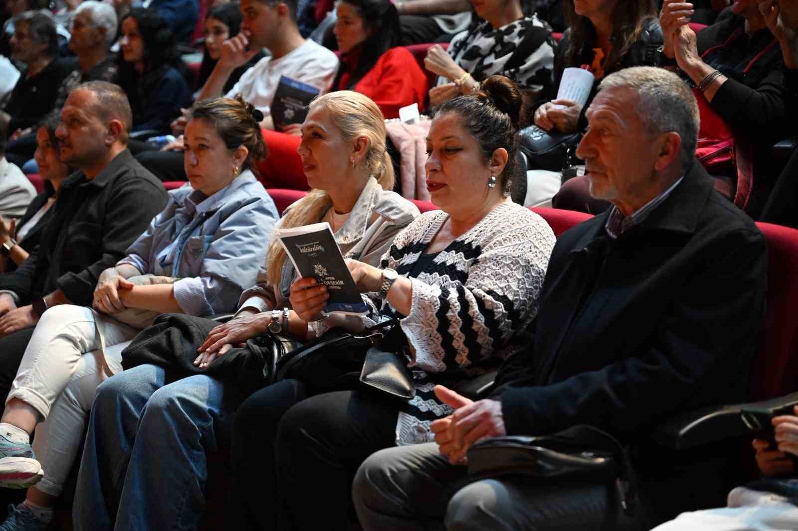 Aydın Büyükşehir’in kültür ve sanat etkinlikleri devam ediyor
Aydın Büyükşehir’in kültür ve sanat etkinlikleri devam ediyor