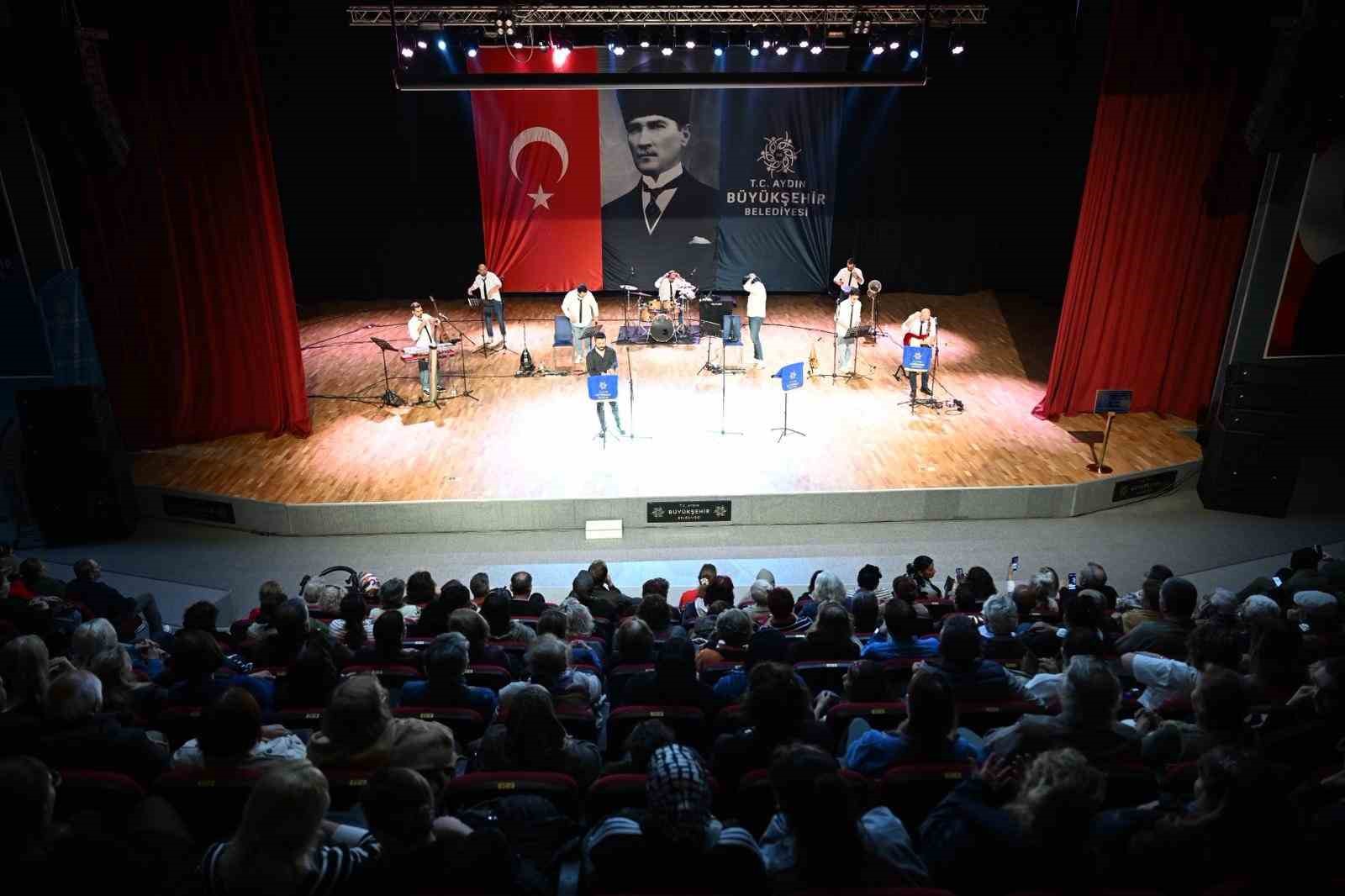 Aydın Büyükşehir’in kültür ve sanat etkinlikleri devam ediyor
Aydın Büyükşehir’in kültür ve sanat etkinlikleri devam ediyor