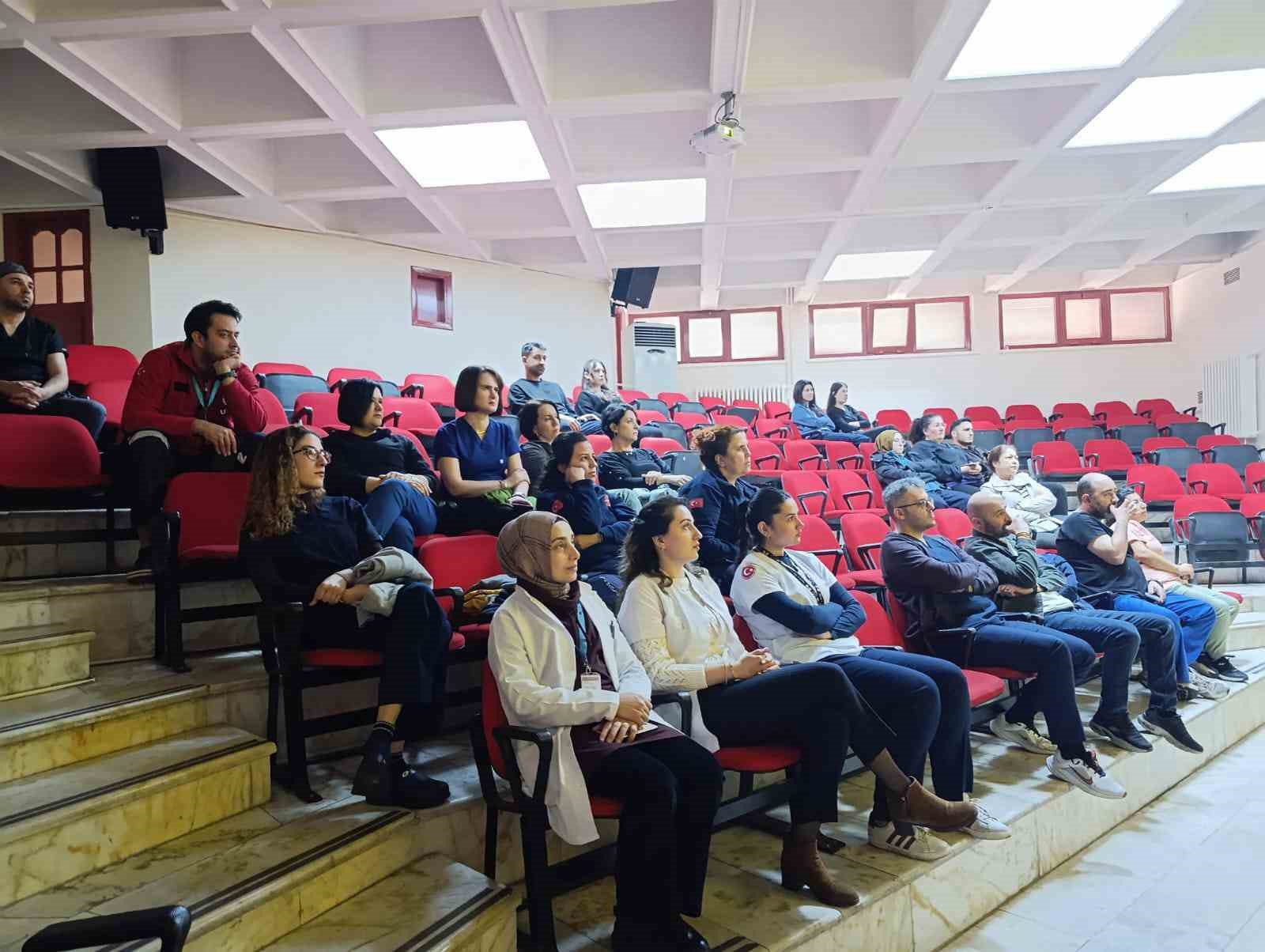 Aydın Devlet Hastanesi’nde personele acil durum ve afet eğitimi verildi
