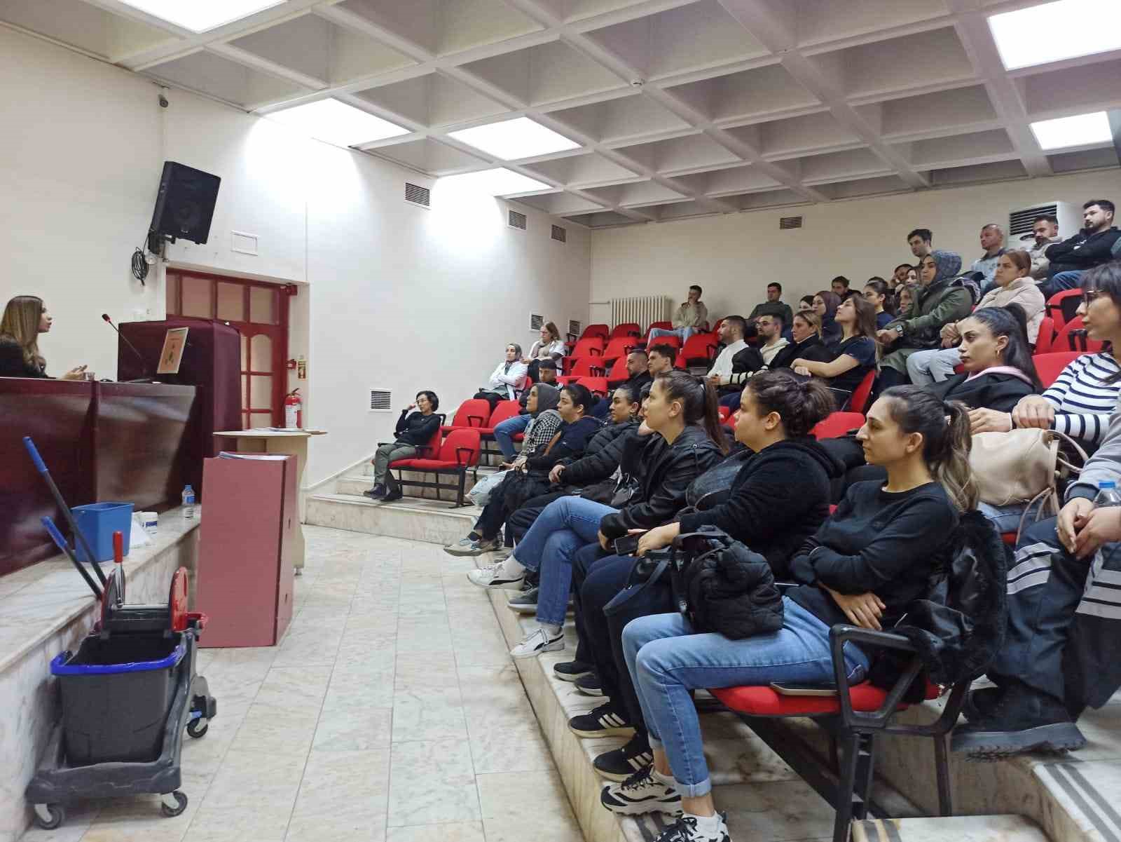 Aydın Devlet Hastanesi’nde yeni personeller bilgilendirildi
