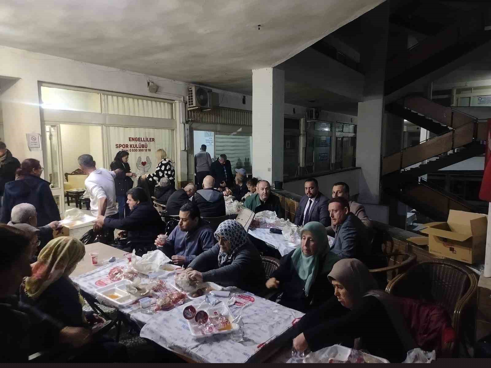 Aydın Engelliler Spor Kulübü üyeleri ve aileleri iftarda buluştu
