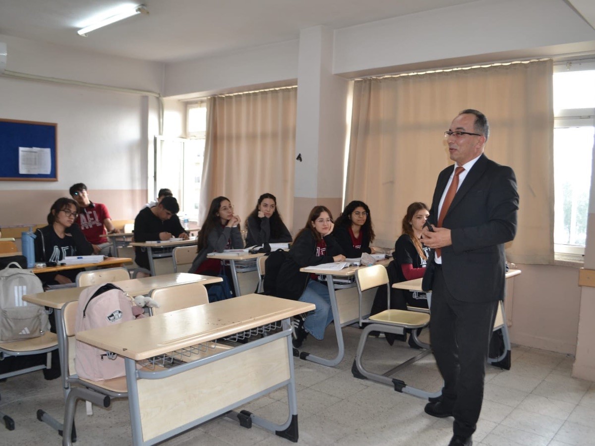 Aydın Fen Lisesi’nde ’Türkiye Yüzyılı Maarif Modeli’ değerlendirildi
