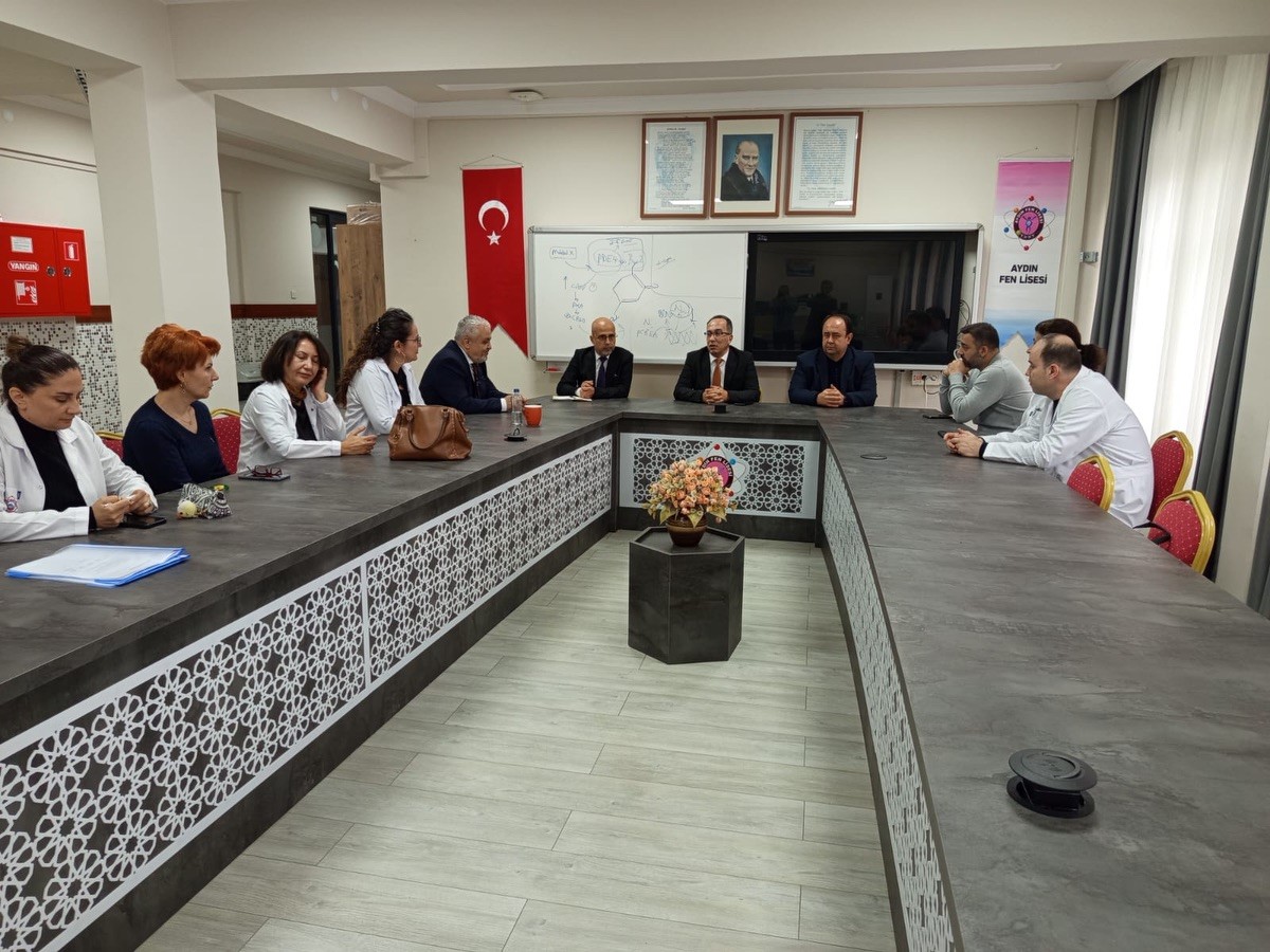 Aydın Fen Lisesi’nde ’Türkiye Yüzyılı Maarif Modeli’ değerlendirildi
