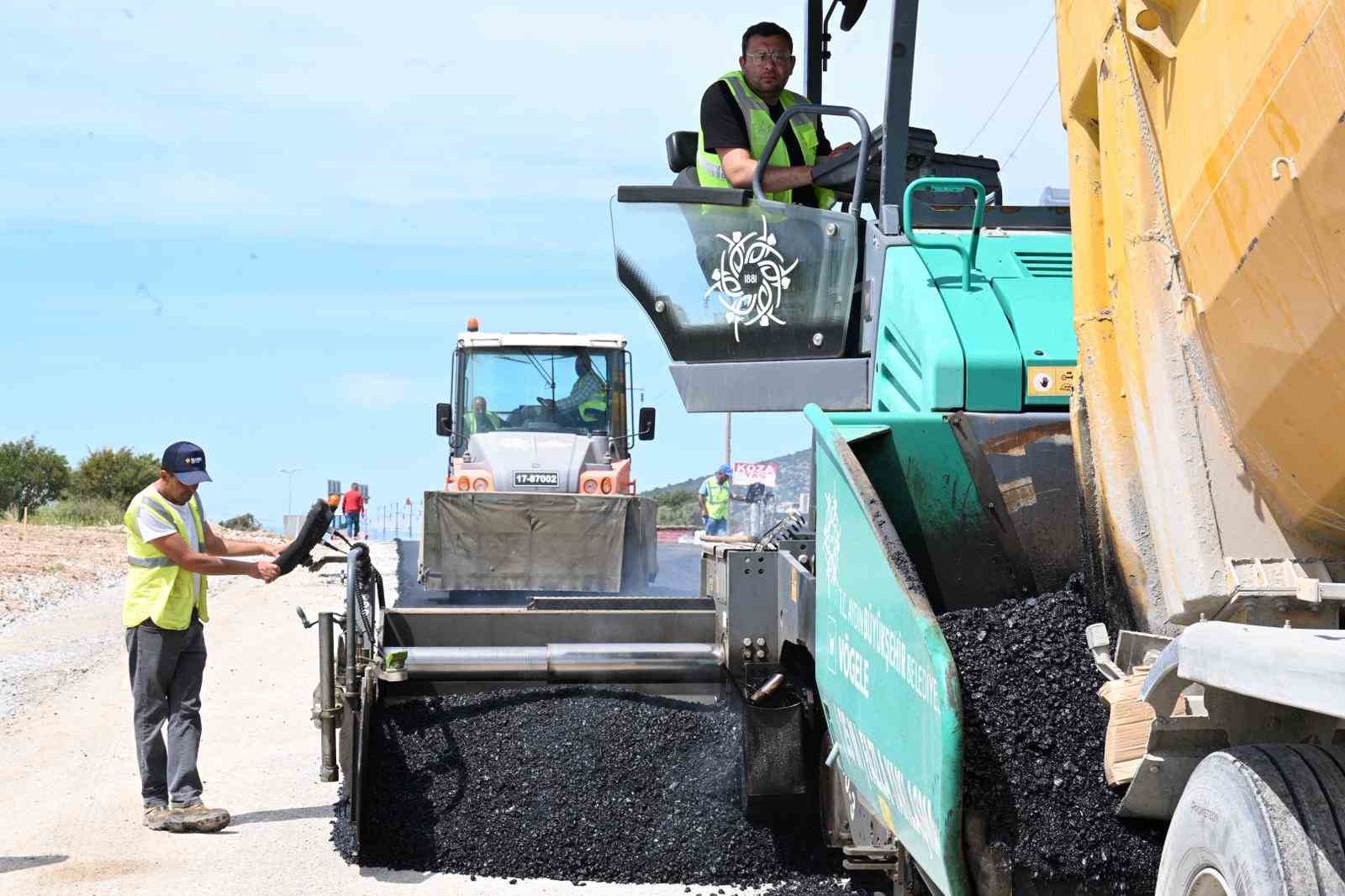 Aydın genelinde eş zamanlı yol çalışmaları sürüyor
