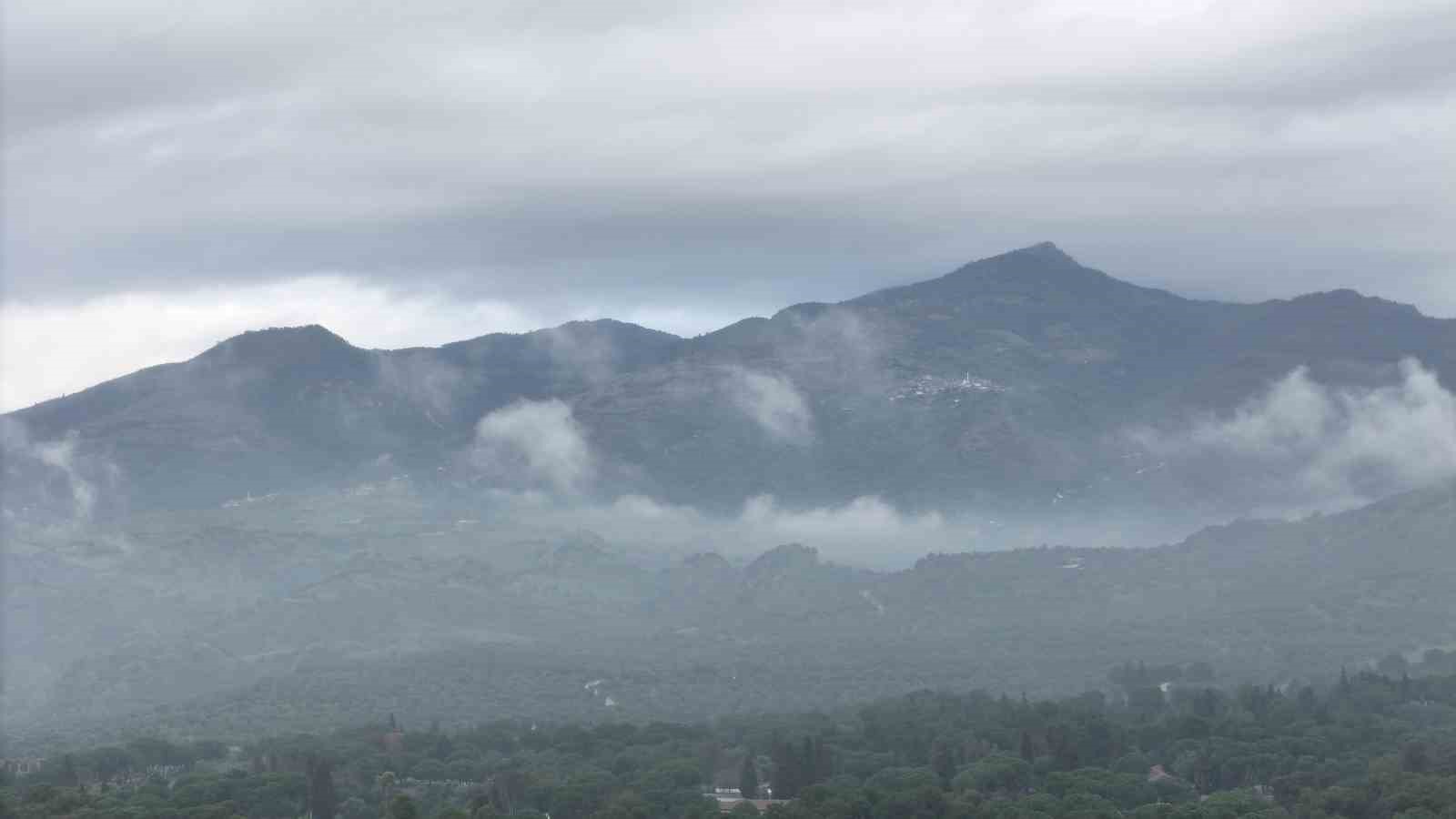 Aydın güne bulutla uyandı
