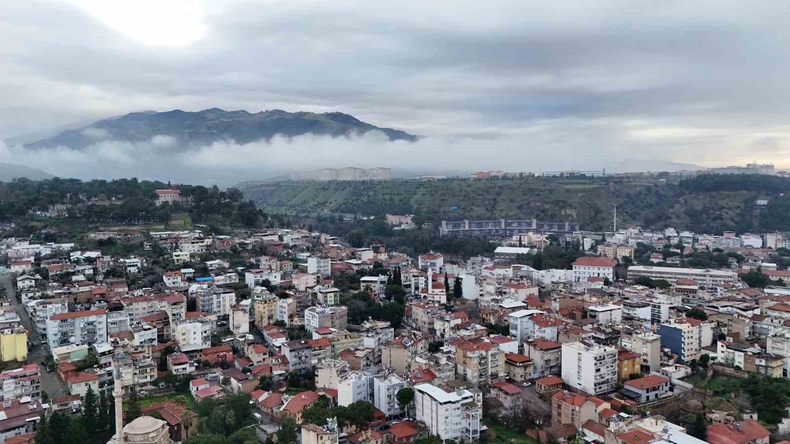 Aydın güne bulutla uyandı

