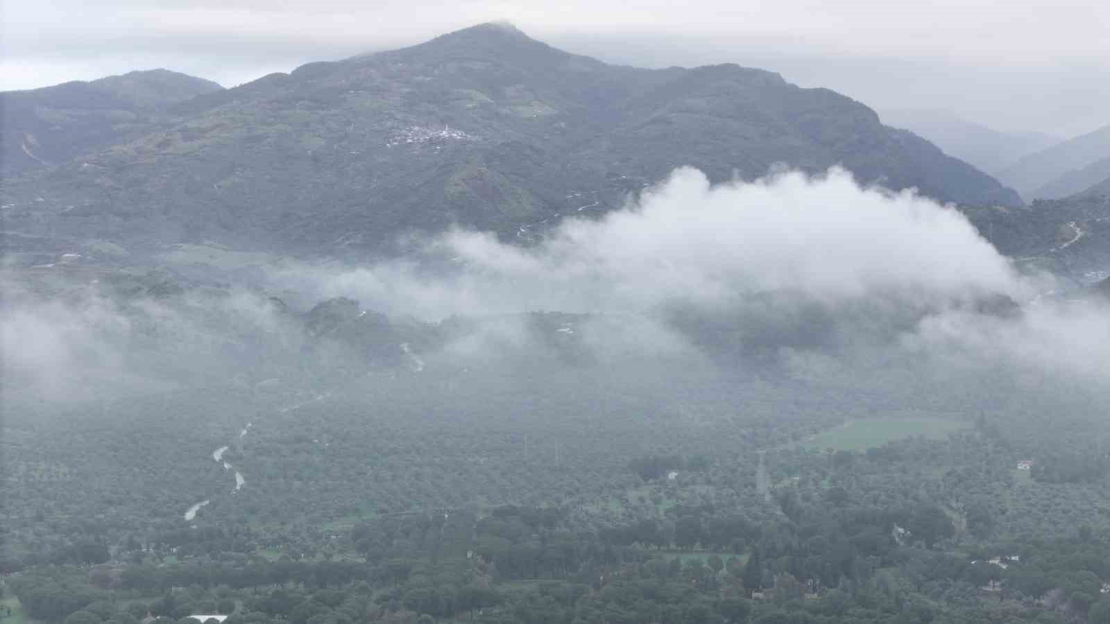 Aydın güne bulutla uyandı
