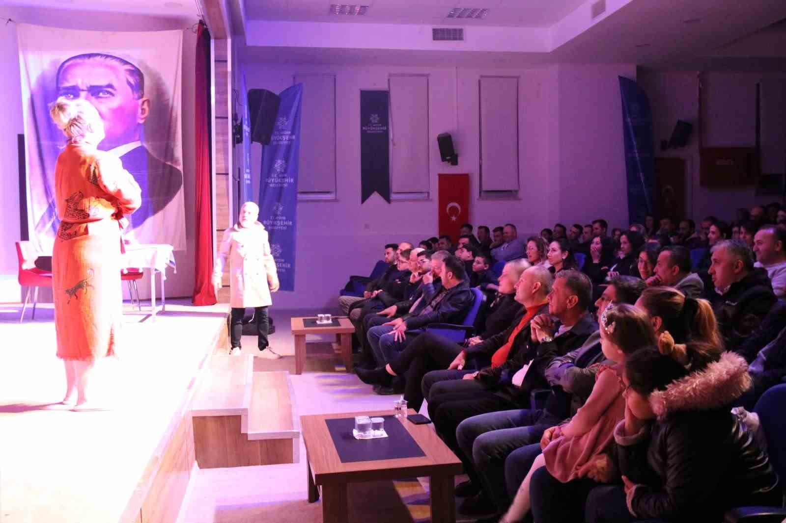 Aydın Kültür ve Sanat Şenliği başladı
Aydın Kültür ve Sanat Şenliği başladı