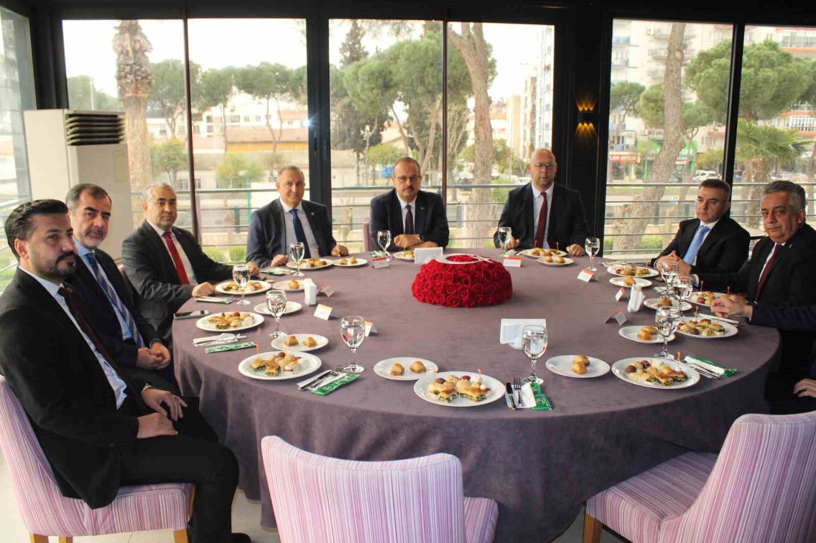 Aydın protokolü bayramlaştı
