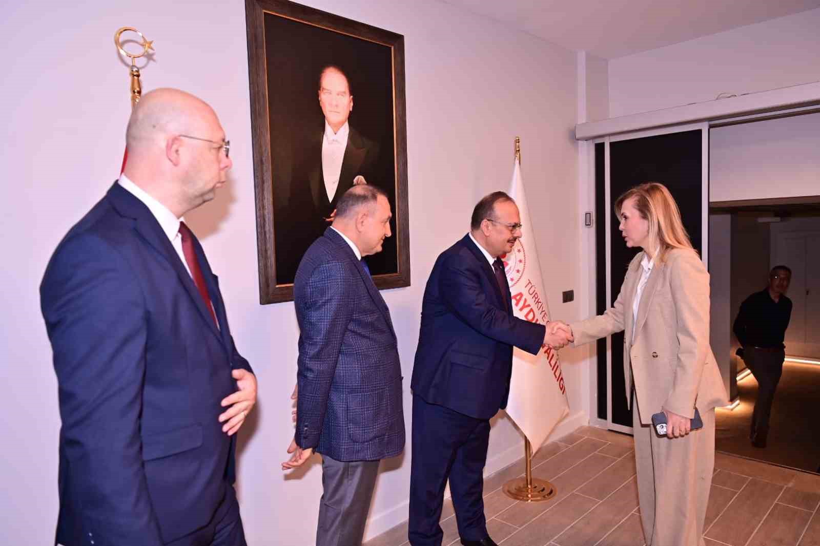 Aydın protokolü bayramlaştı
