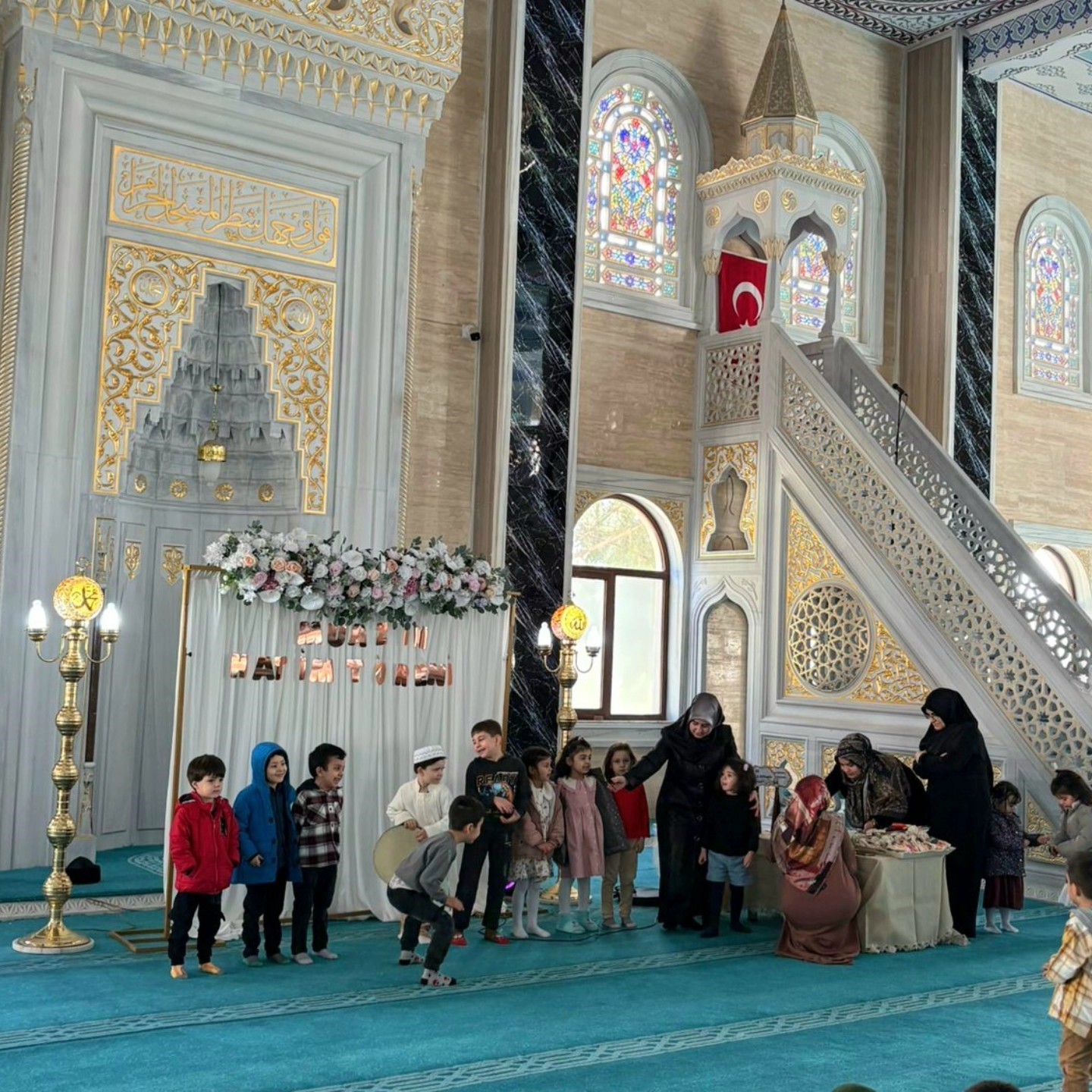 Aydın’da 4-6 yaş Kur’an kursu öğrencisi Yıldırım Kur’an-ı Kerim’i hatmetti
