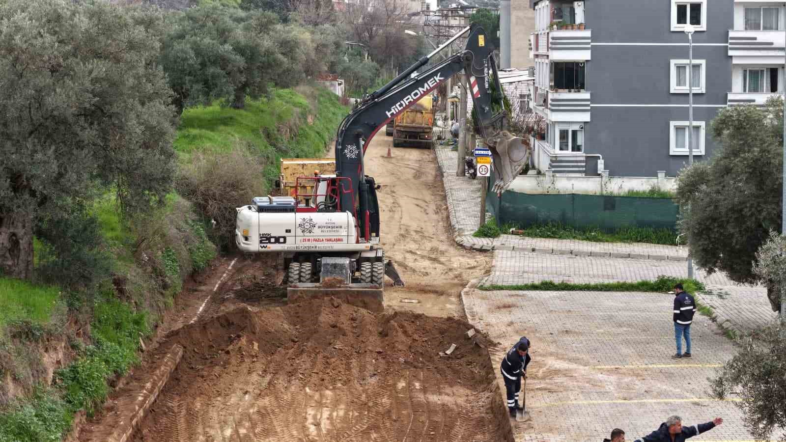 Aydın’da 400 milyon liralık yol yatırımında ilk kazma vuruldu
