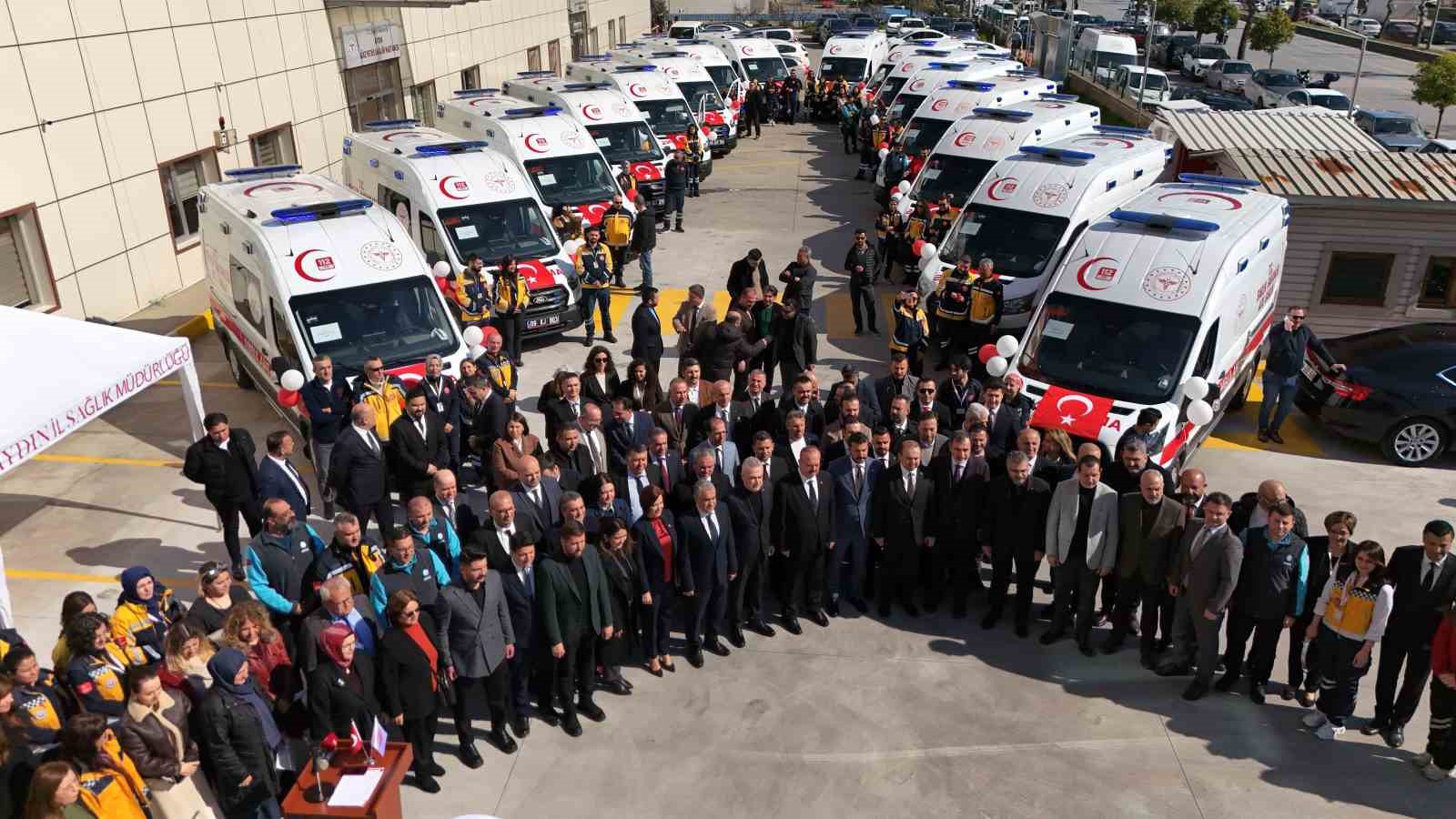 Aydın’da acil sağlık filosuna 16 yeni ambulans
Aydın’da acil sağlık filosuna 16 yeni ambulans